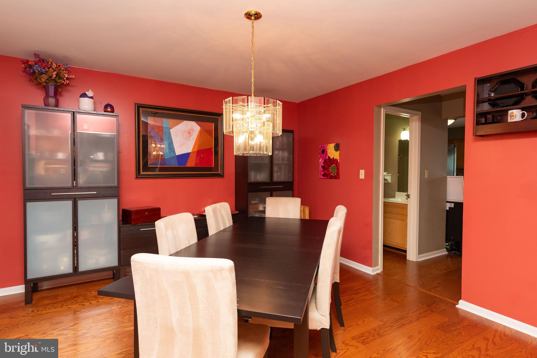 COUNTRY MEADOWS - Residential