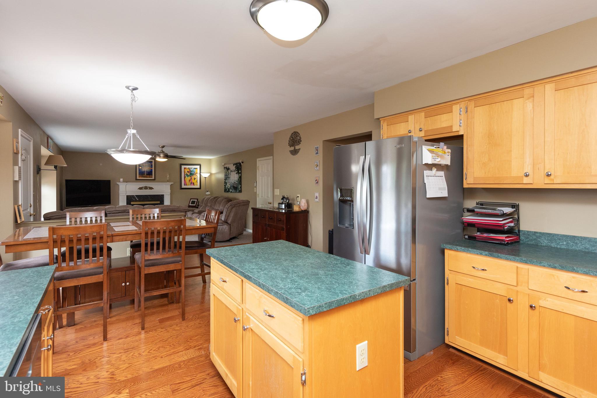 COUNTRY MEADOWS - Residential