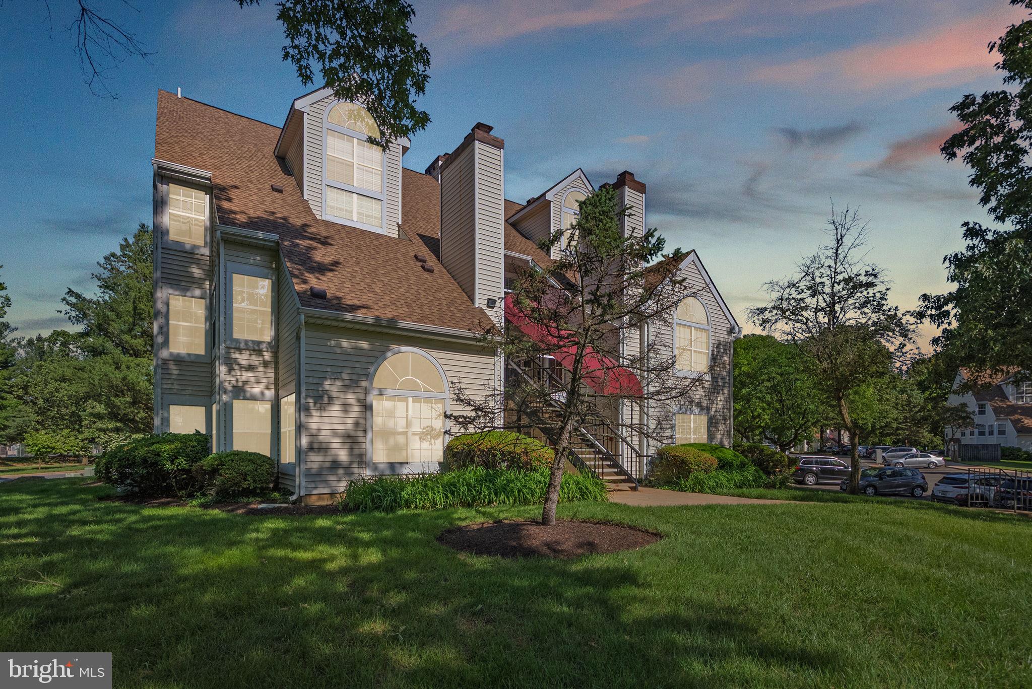 1019 SUMMERGLENN COURT 7-302