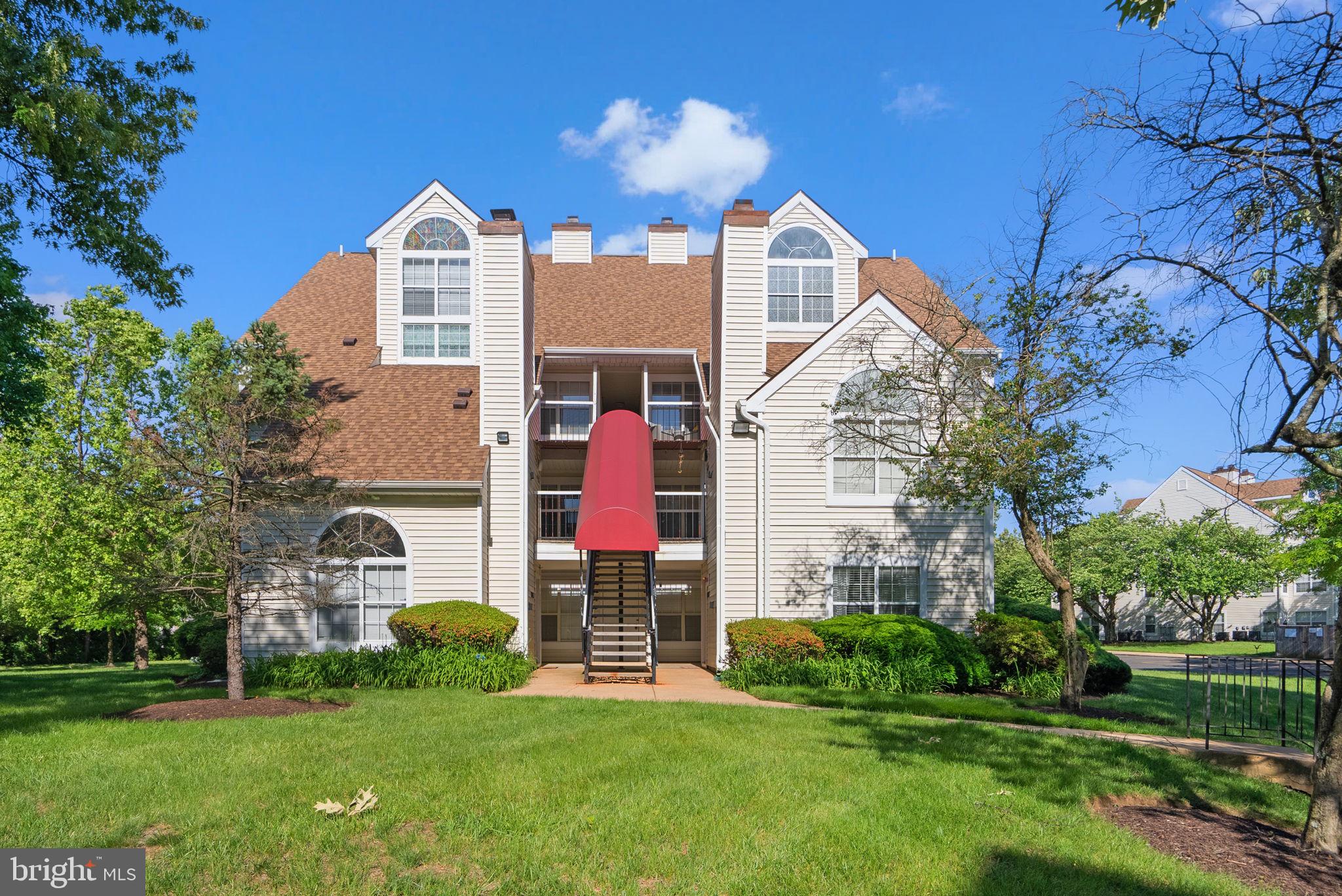 1019 SUMMERGLENN COURT 7-302