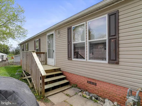12017 Heather Drive, Hagerstown, MD MLS: MDWA2028382