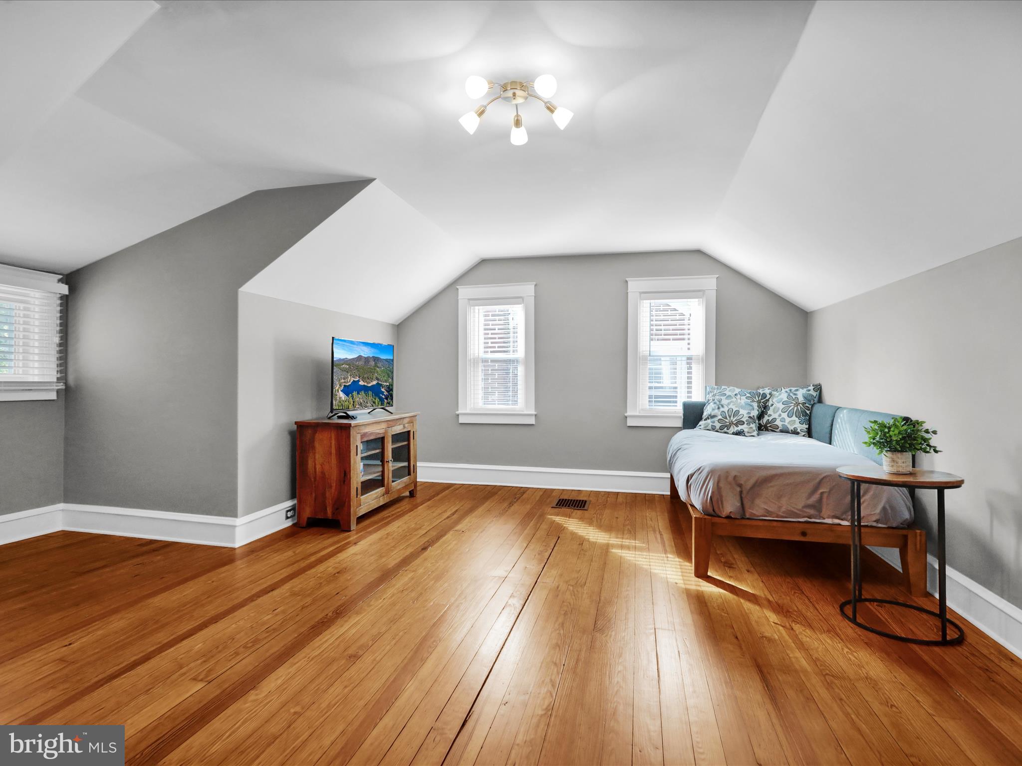 COLLEGE PARK - Residential