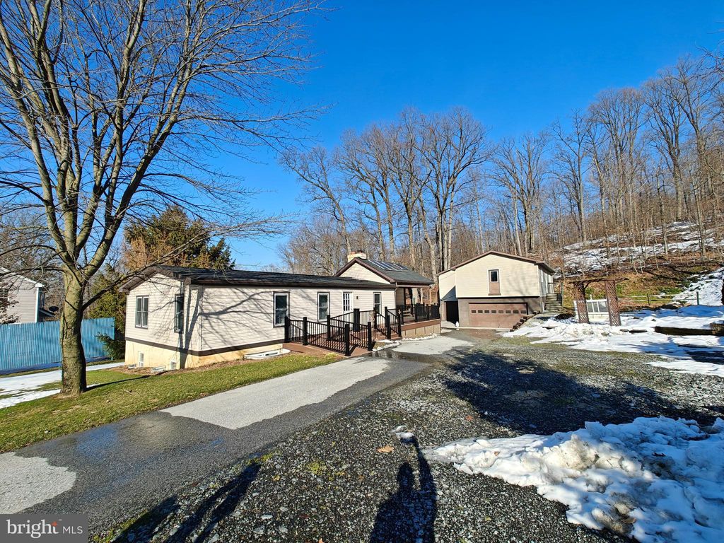 Photo of 257 S Kinzer Road, Paradise, PA 17562 (MLS # PALA2047908)