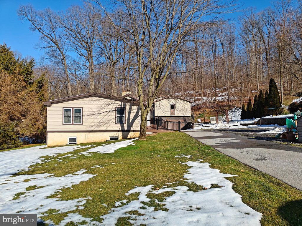 Photo of 257 S Kinzer Road, Paradise, PA 17562 (MLS # PALA2047908)