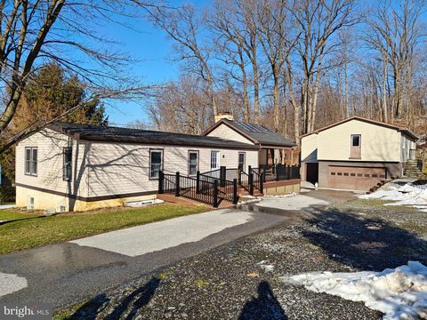 Photo of 257 S Kinzer Road, Paradise, PA 17562 (MLS # PALA2047908)