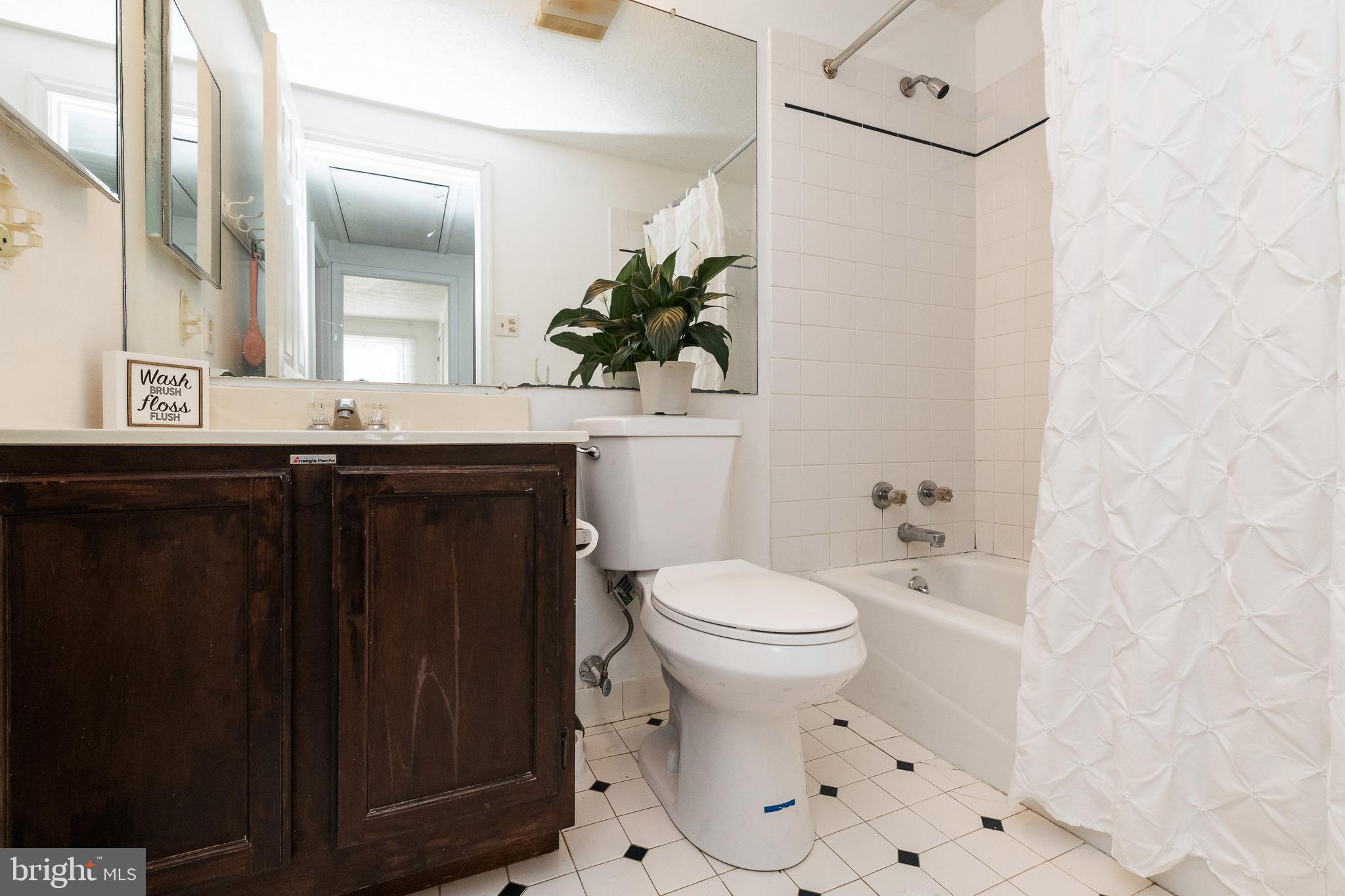 MIDDLETOWN FARMS - Residential