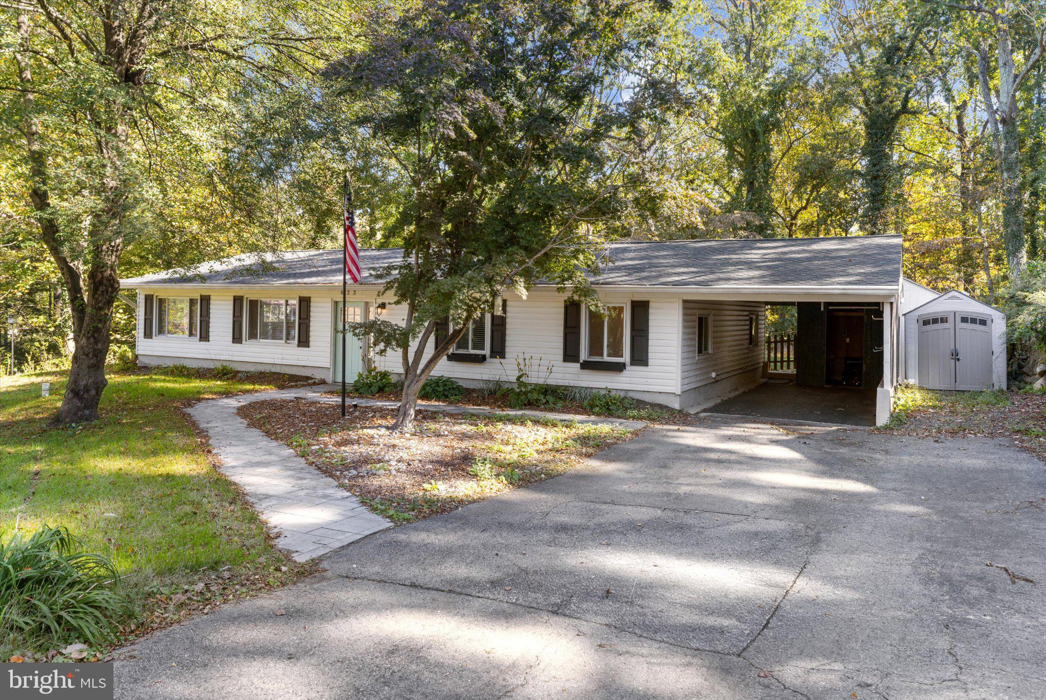 623 MAPLE HILL LANE