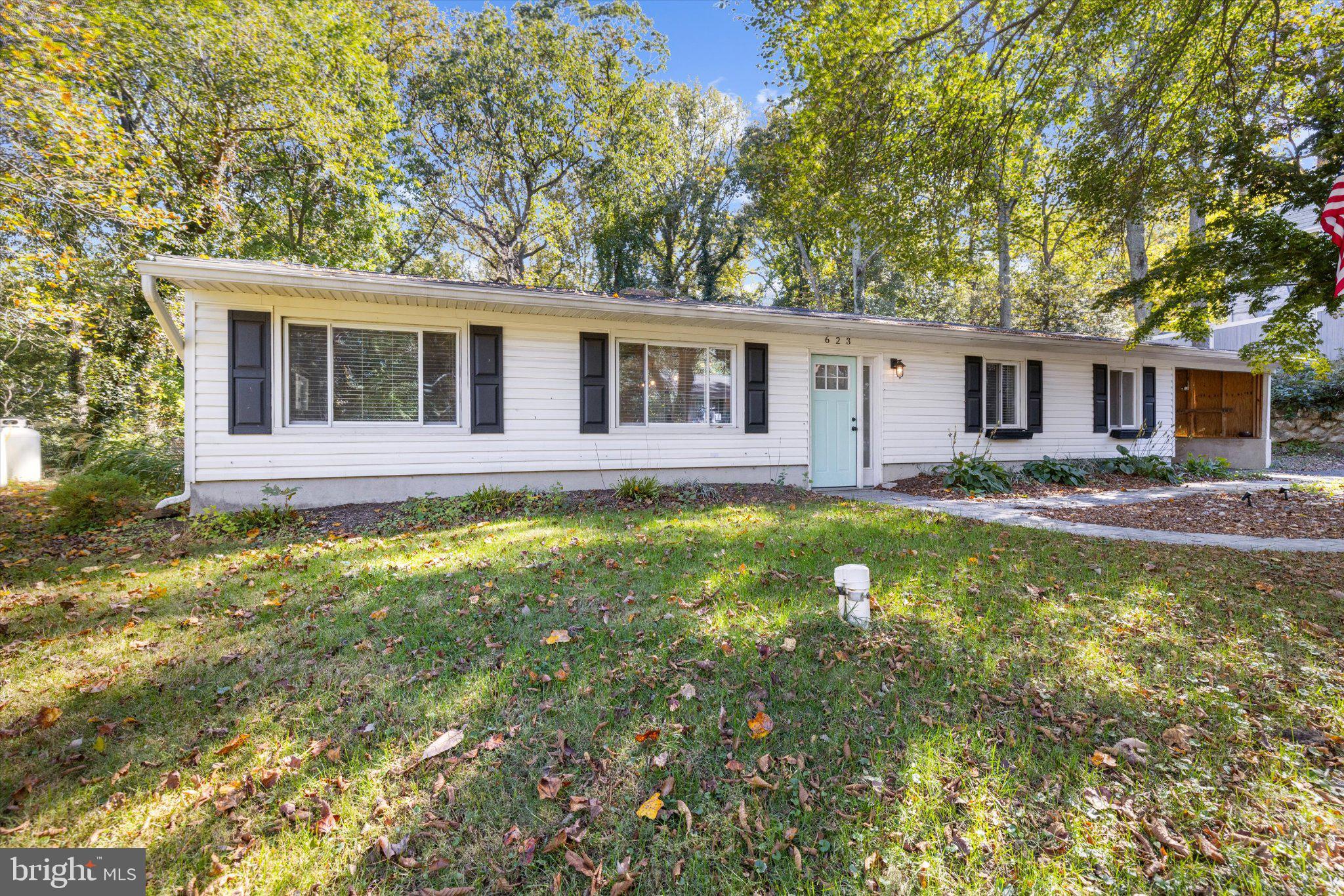 623 MAPLE HILL LANE