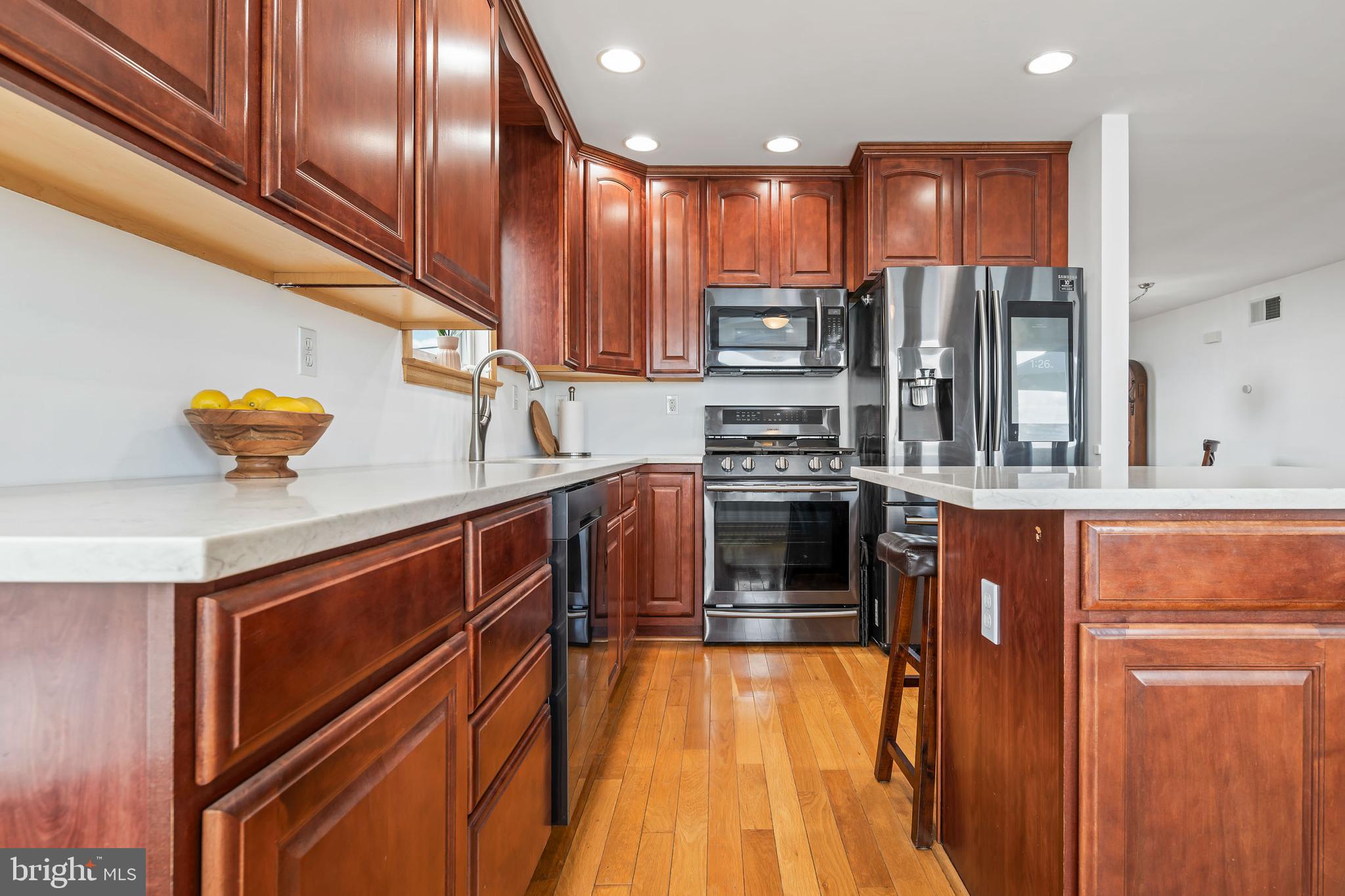 LYNCH POINT - Residential