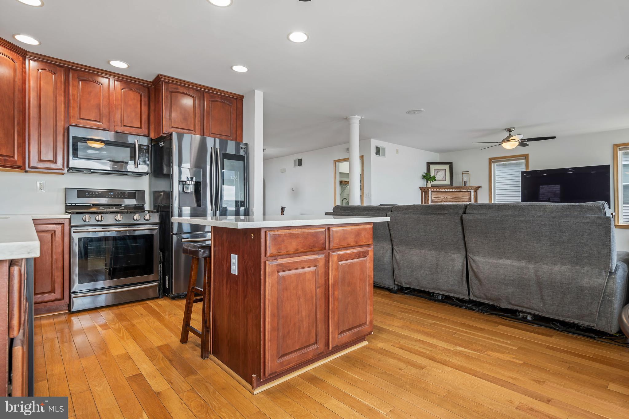 LYNCH POINT - Residential