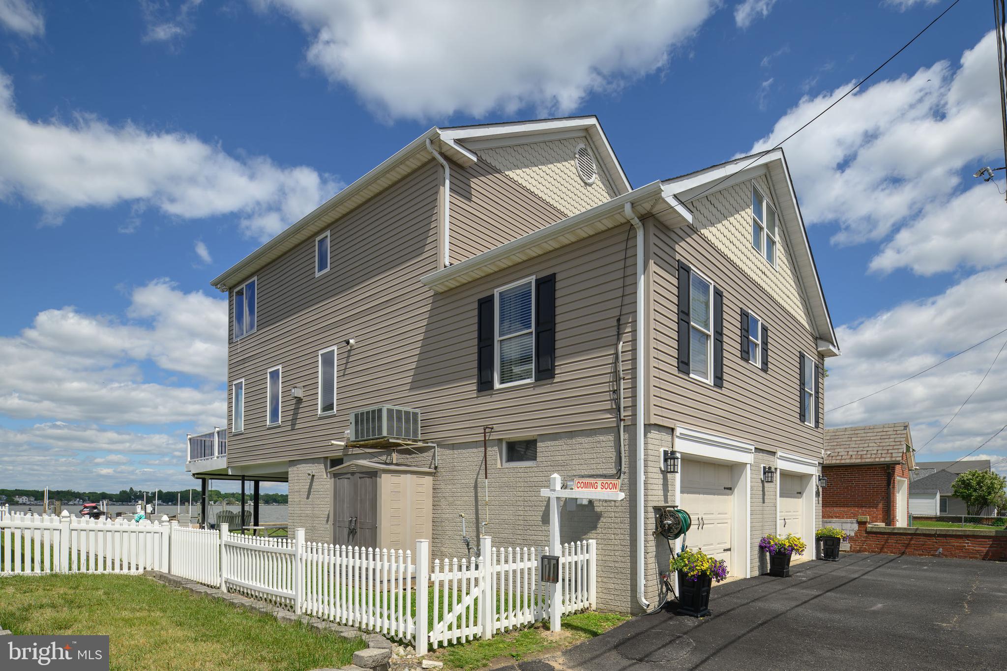 LYNCH POINT - Residential