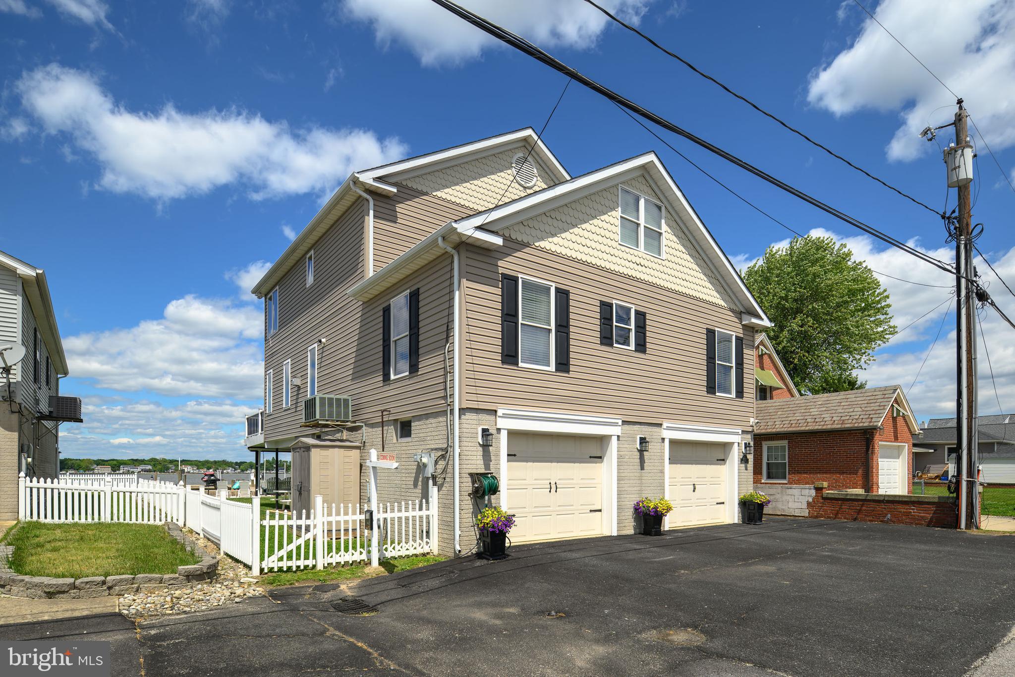 LYNCH POINT - Residential