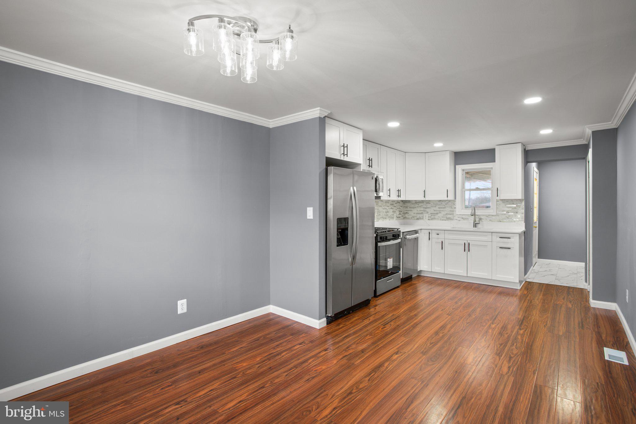 ROCKLEIGH COURT - Residential