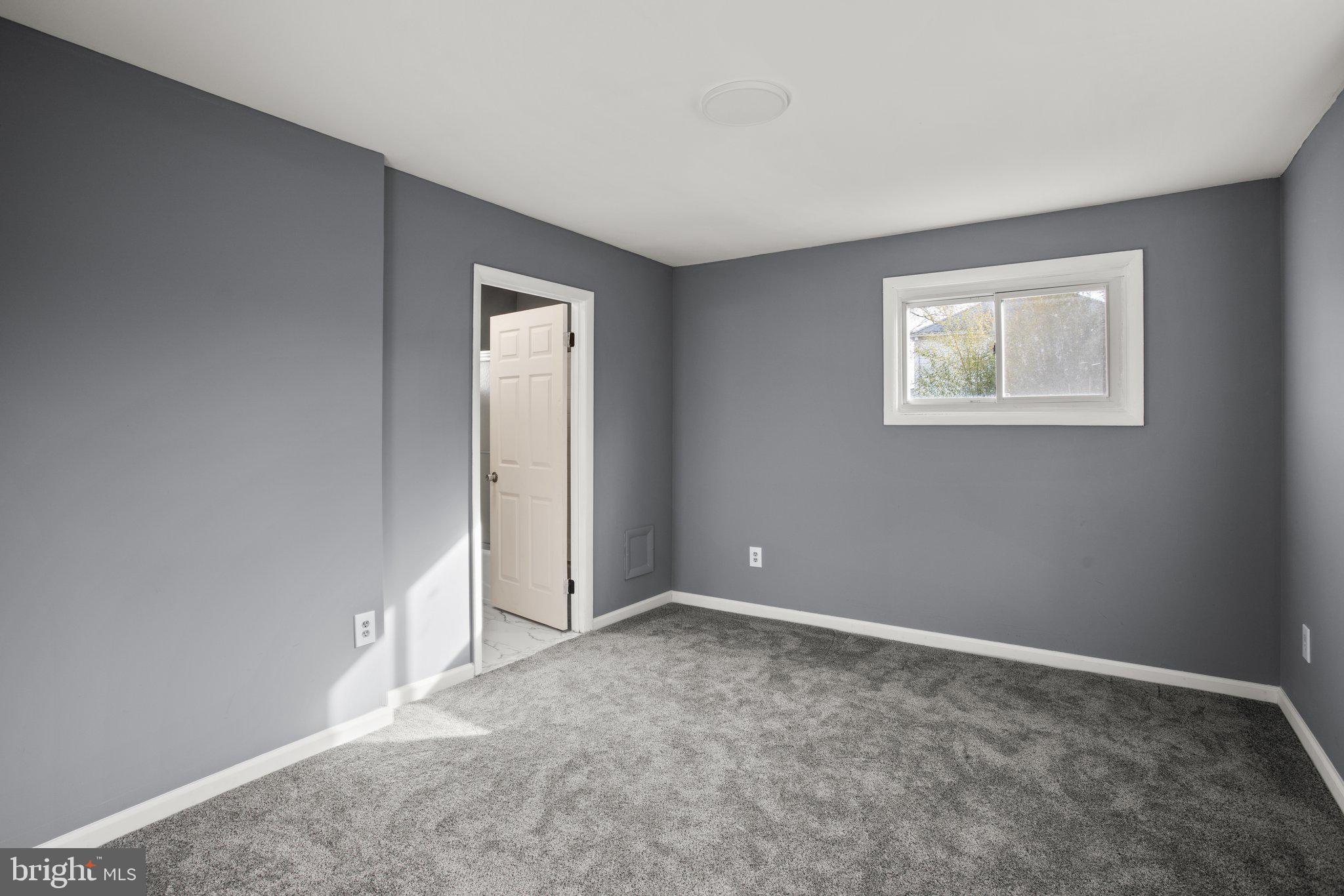 ROCKLEIGH COURT - Residential