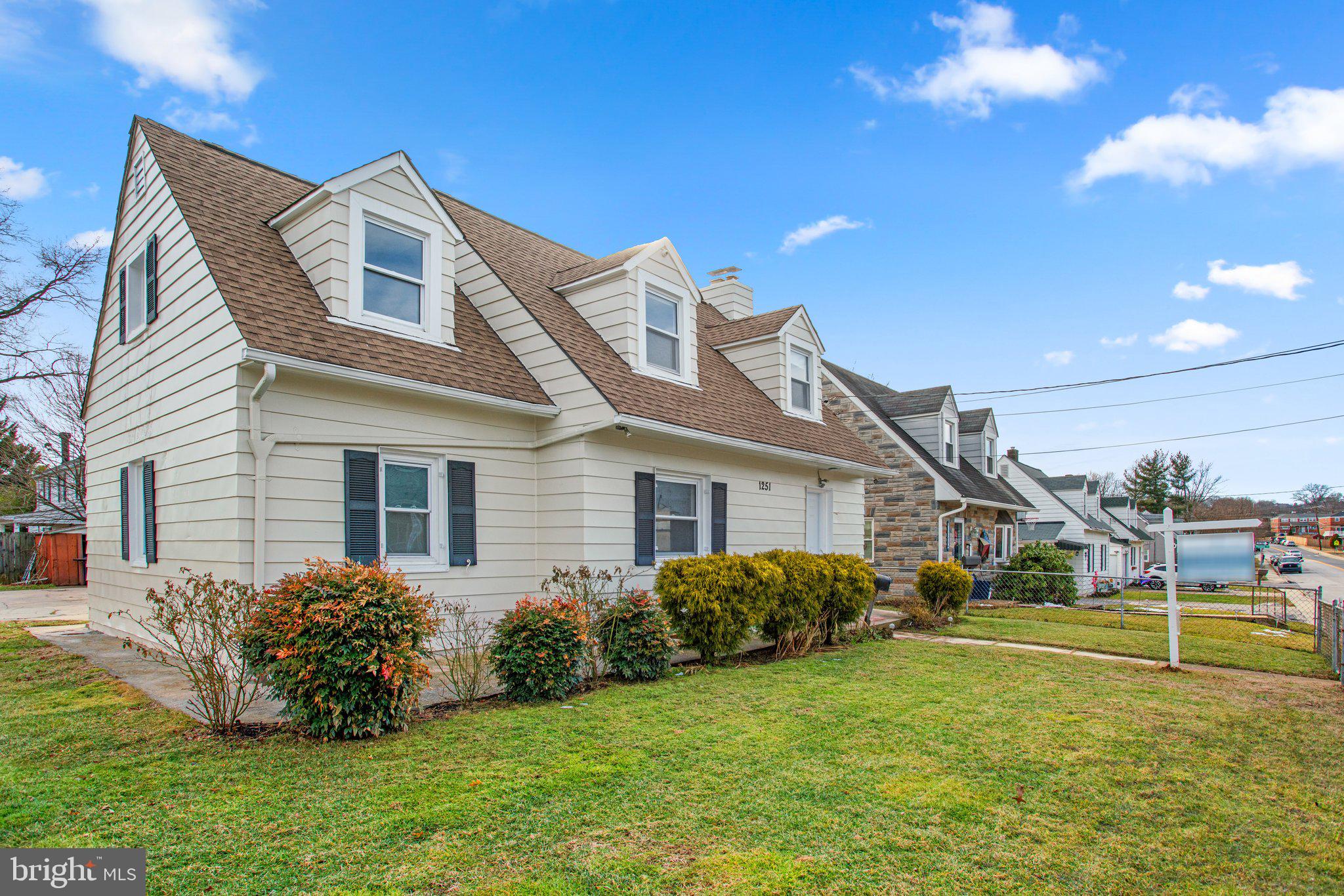 ROCKLEIGH COURT - Residential