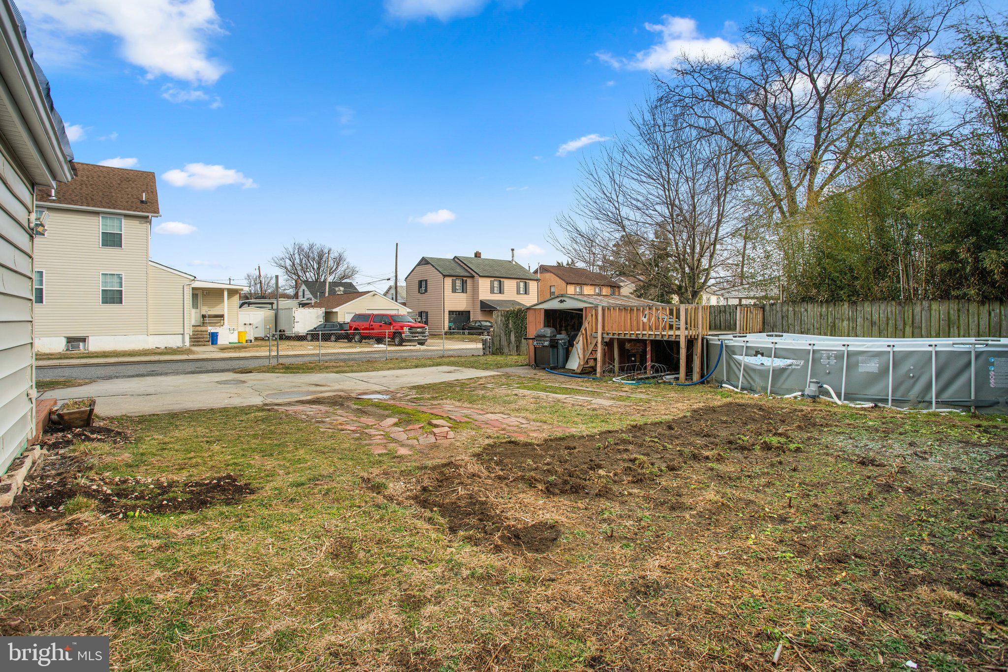 ROCKLEIGH COURT - Residential