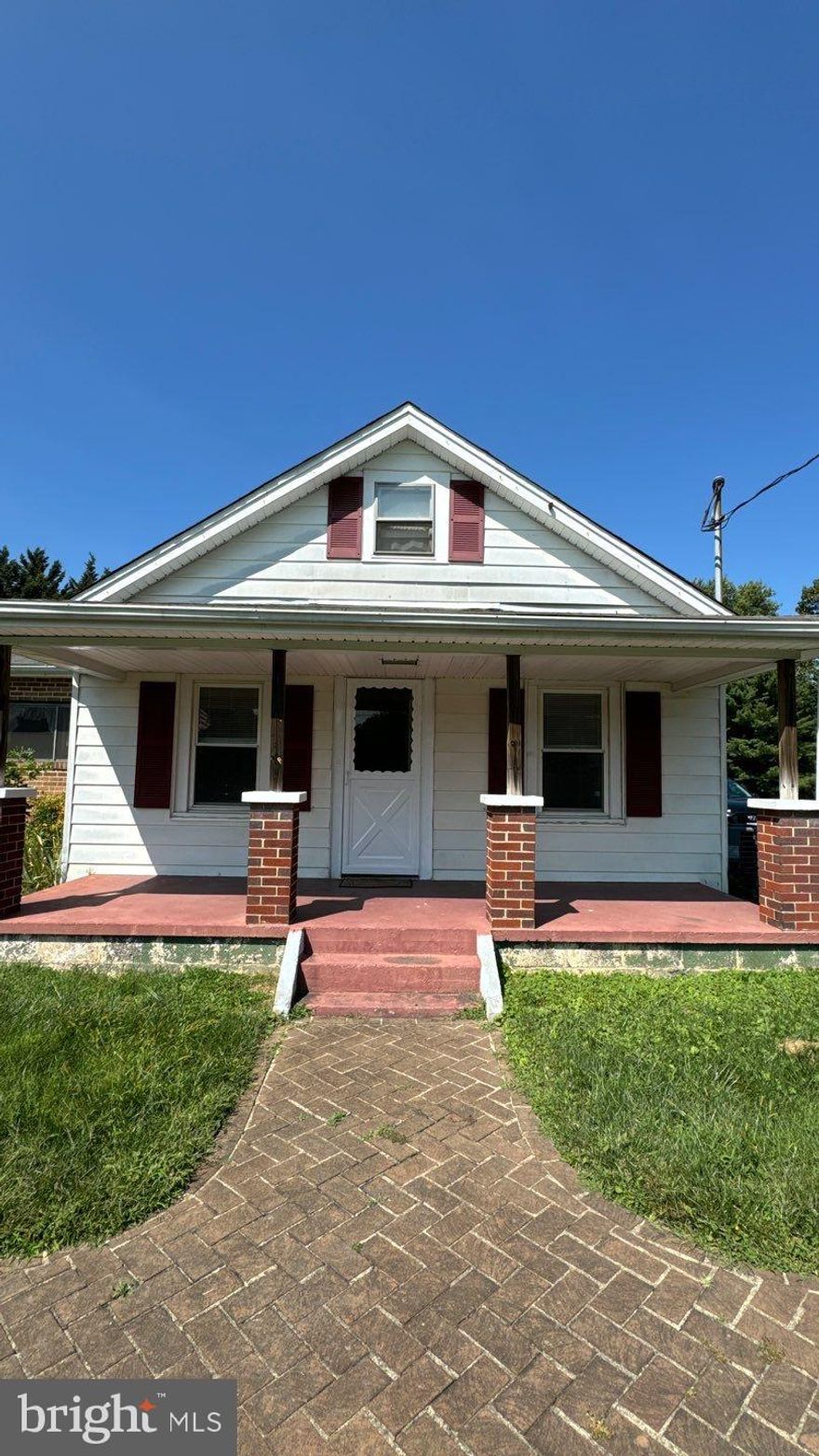 2 bedroom/1 bath duplex in Howard County! Adorable home recently renovated. Luxury vinyl plank flooring throughout. Large unfinished basement for storage. Pets considered. No smoking!