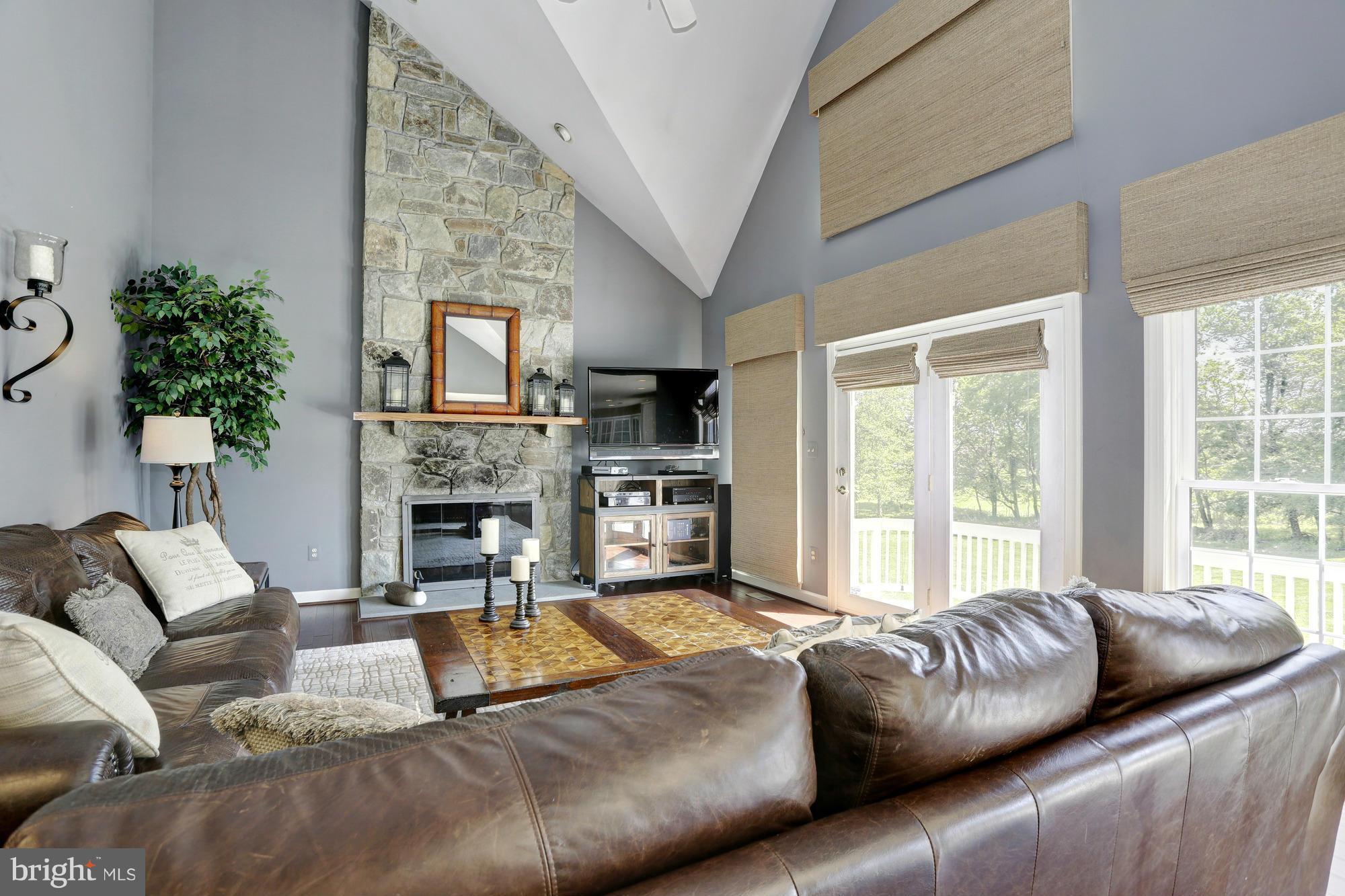 TRAVILAH GROVE - Residential