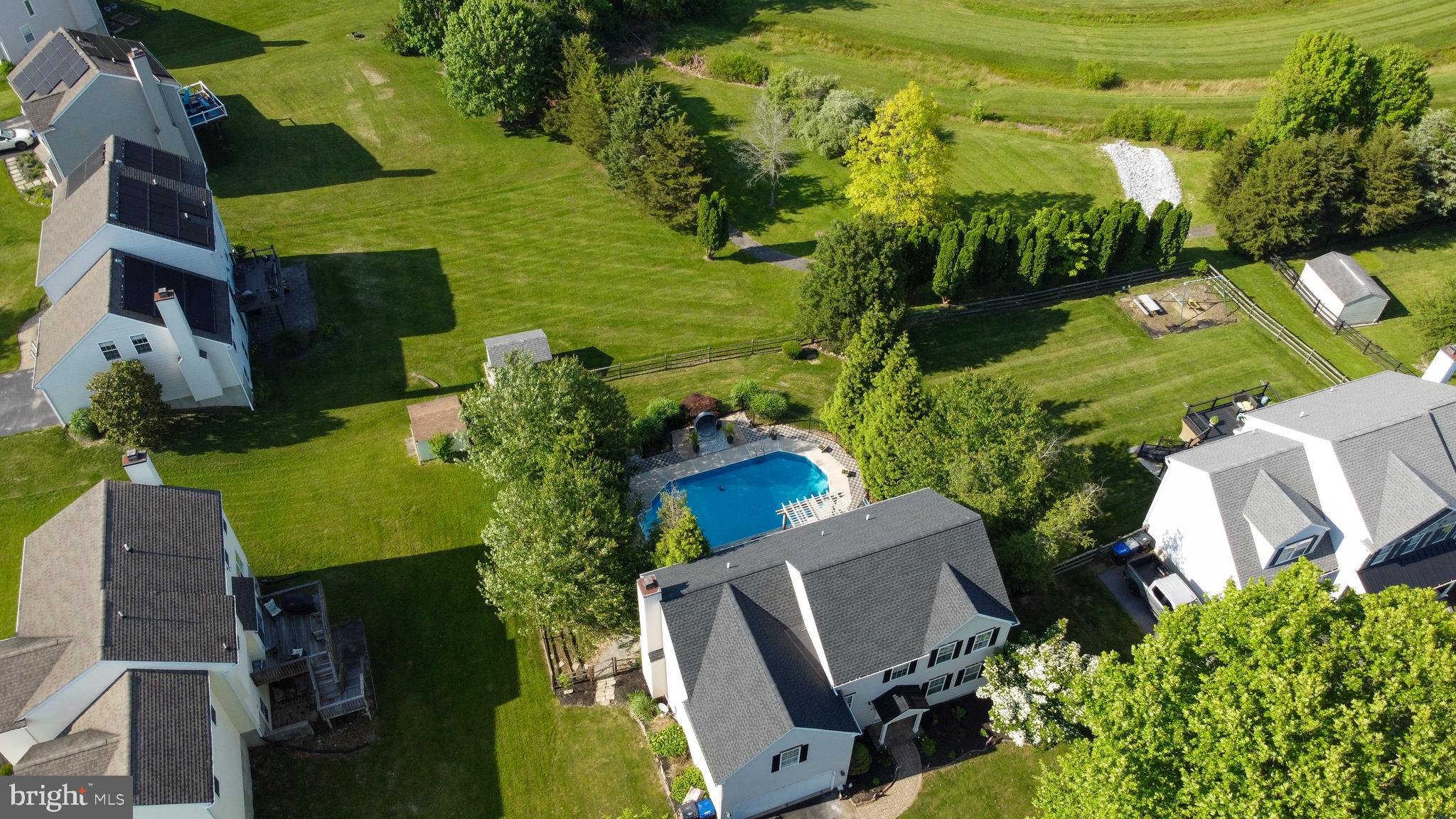 206 JOHN STEVENS DR