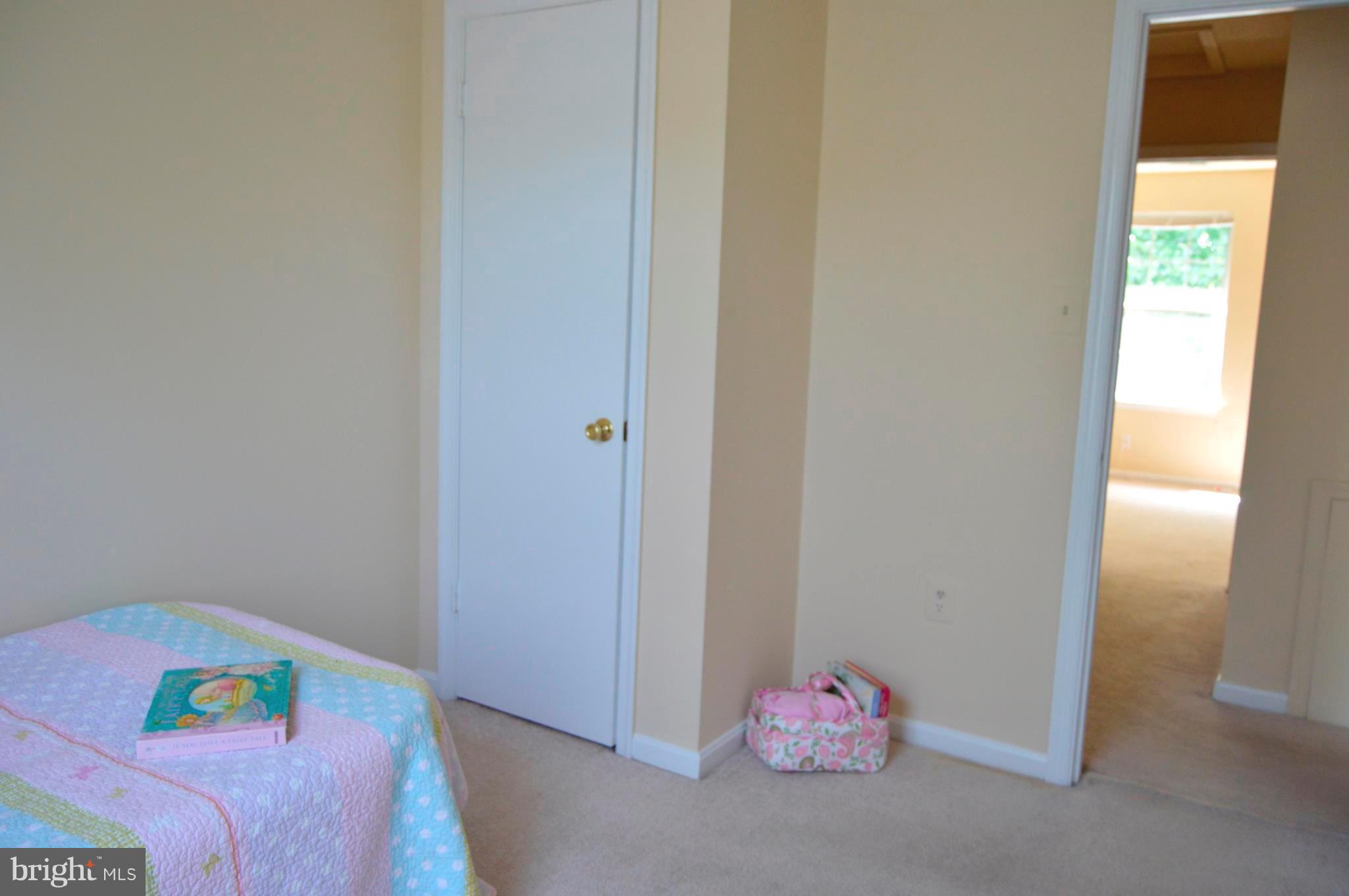 VALLEY STREAM ESTATES - Residential