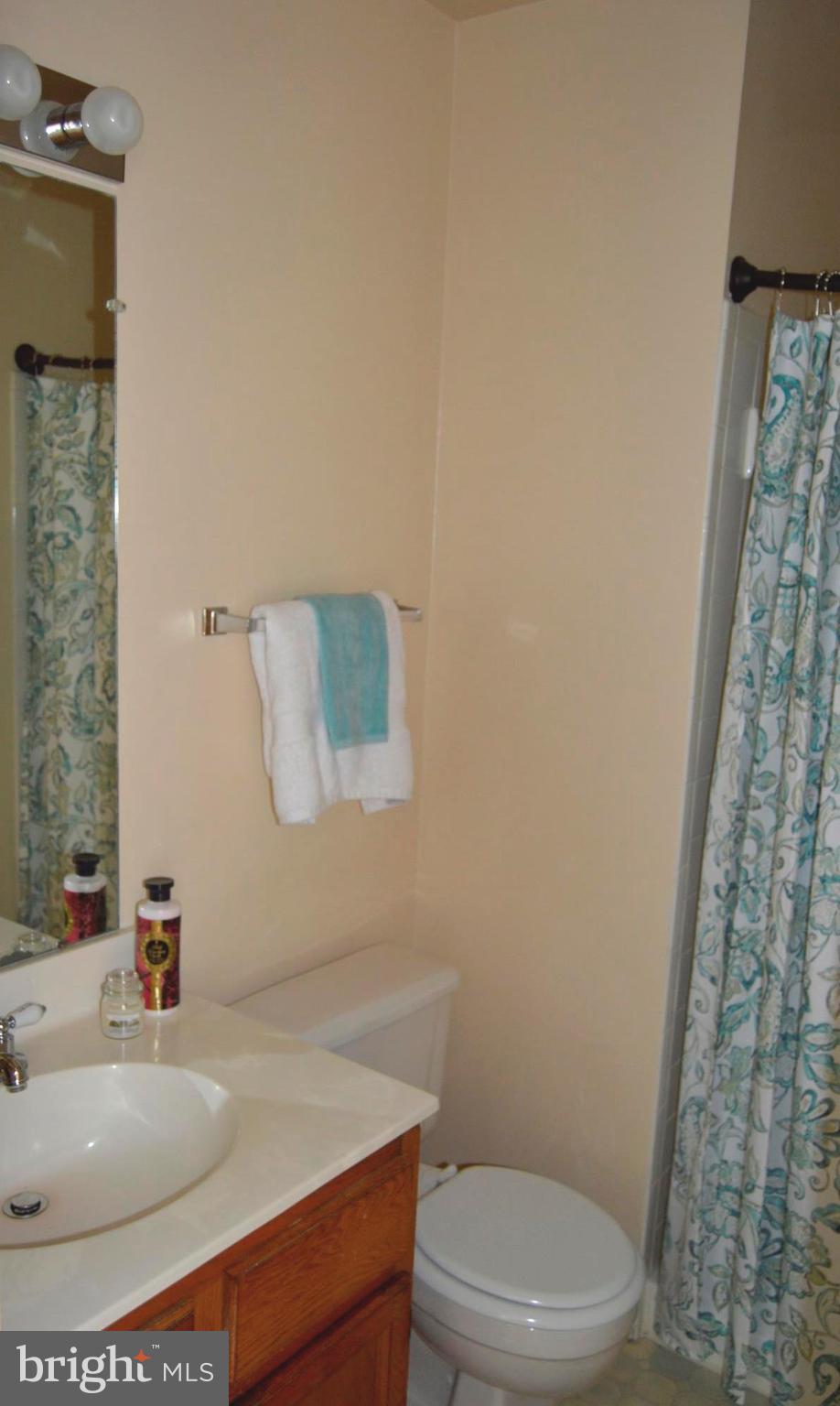 VALLEY STREAM ESTATES - Residential