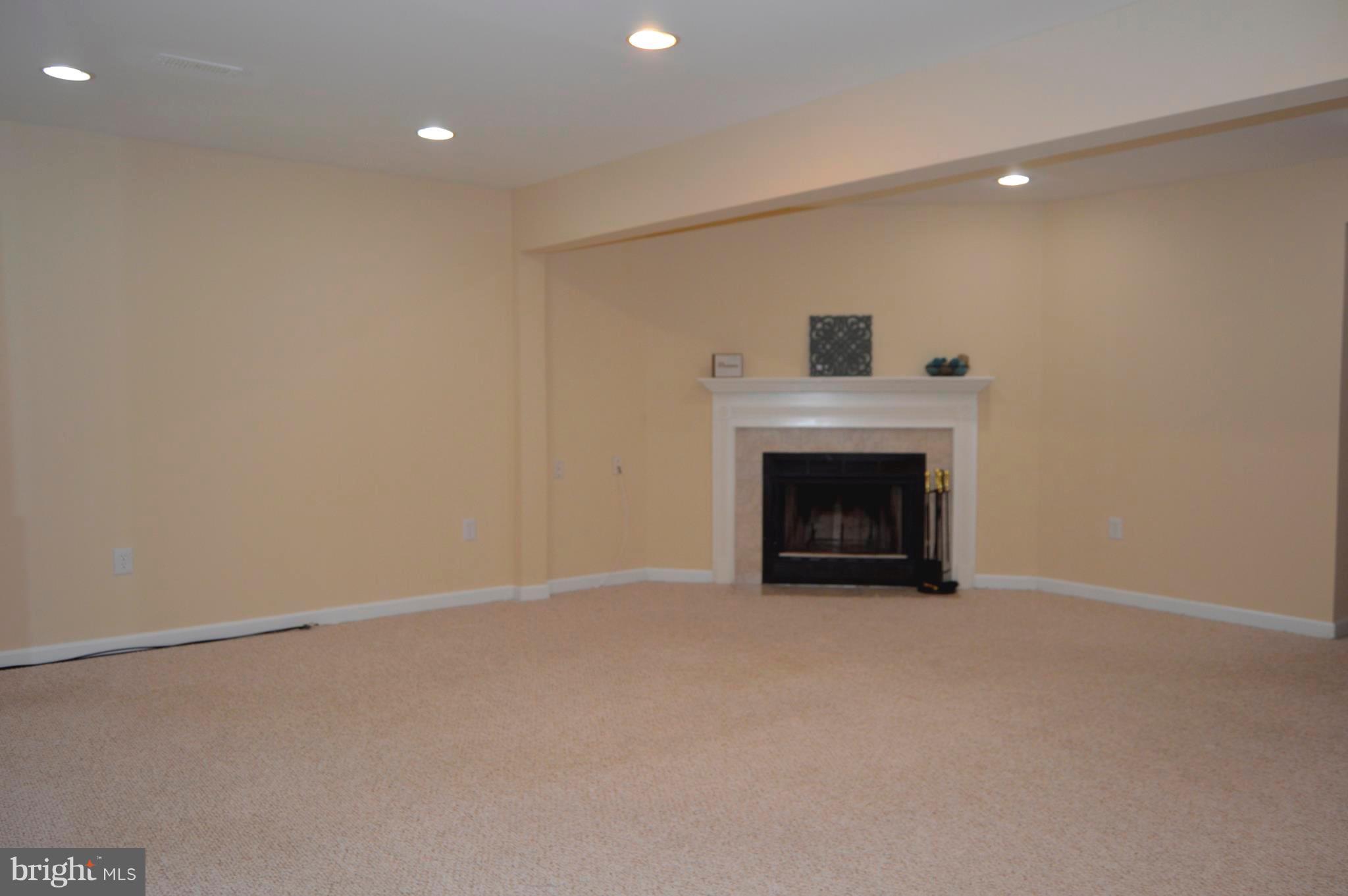 VALLEY STREAM ESTATES - Residential