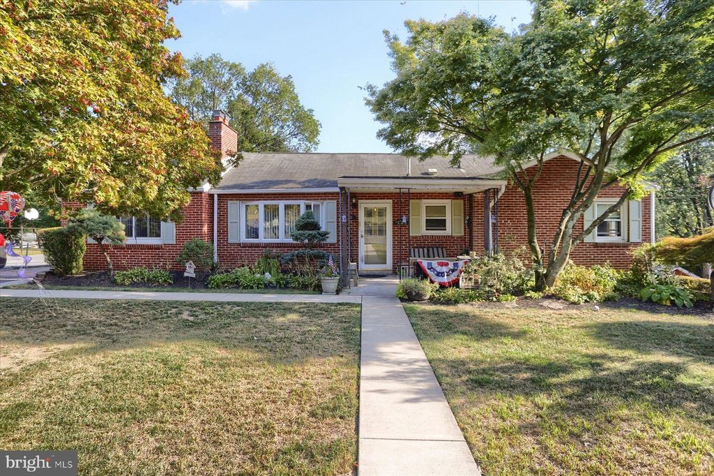 Photo of 5109 Ridgeview Drive, HARRISBURG, PA 17112 (MLS # PADA2049020)