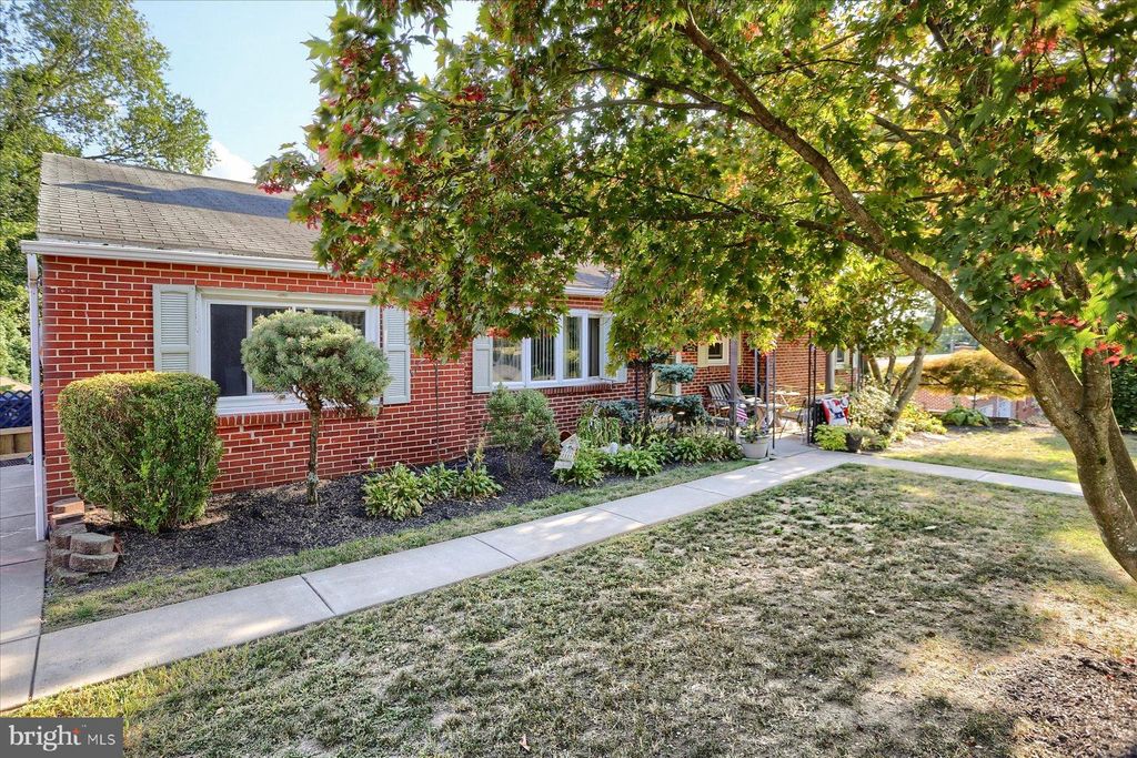 Photo of 5109 Ridgeview Drive, HARRISBURG, PA 17112 (MLS # PADA2049020)