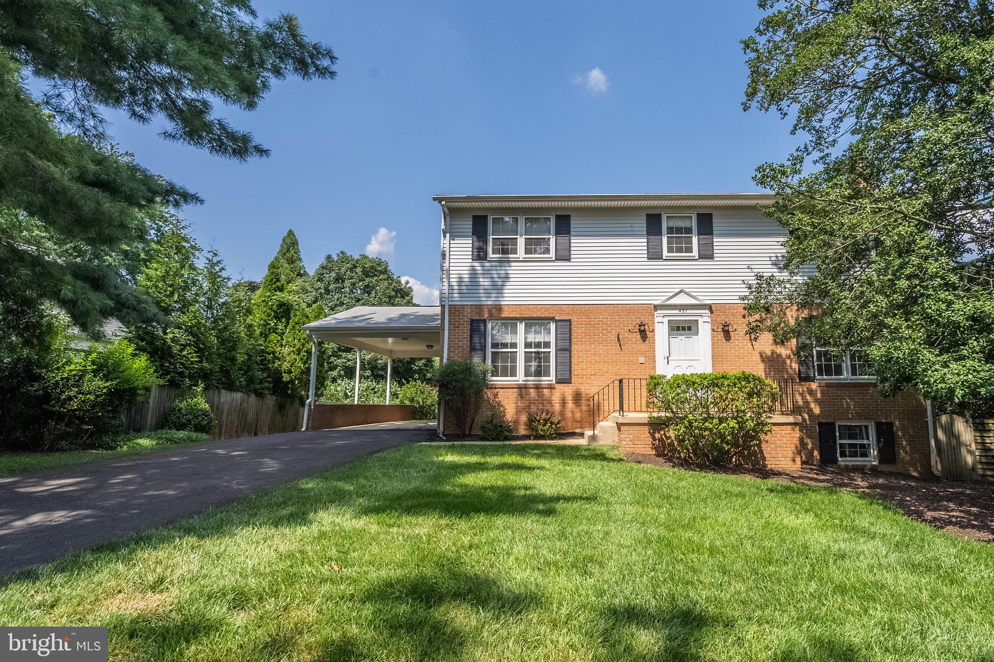 437 GLYNDON STREET NE