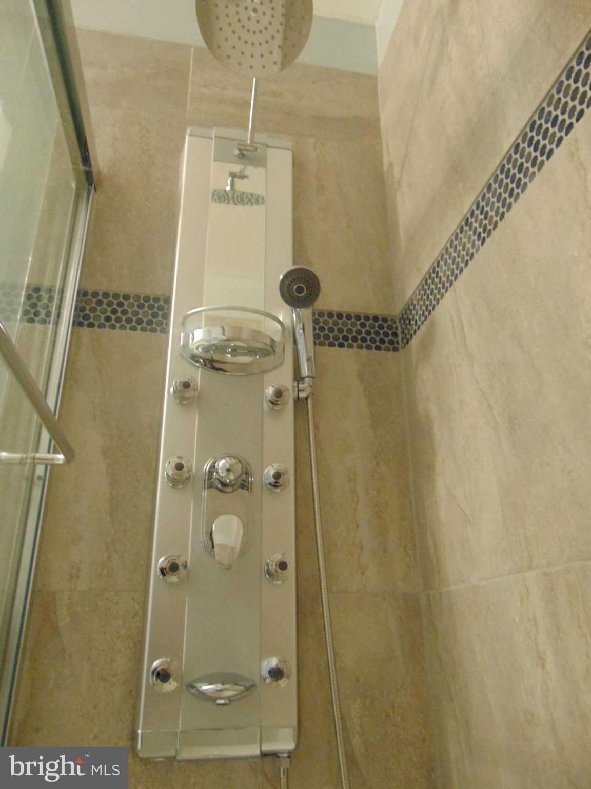 WILLIAMSTOWN - Residential