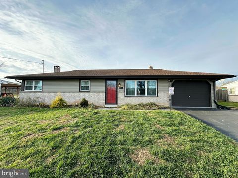 2417 BERKSHIRE LANE DOVER PA 17315