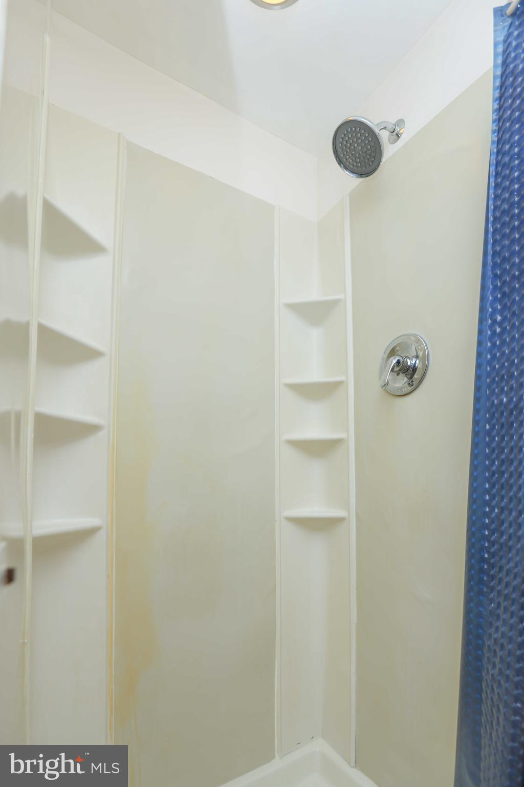 LONG REACH - Residential Lease