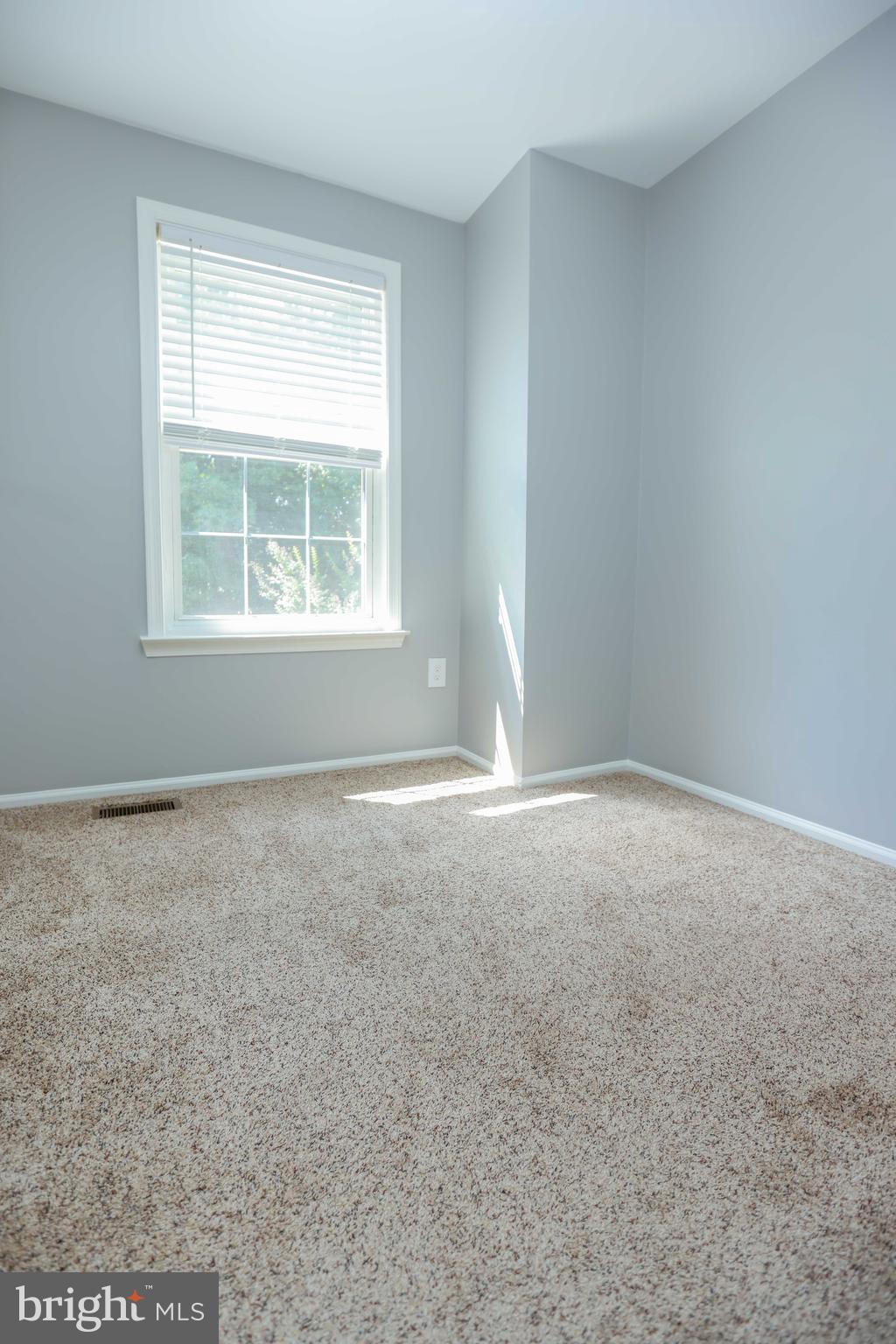 LONG REACH - Residential Lease