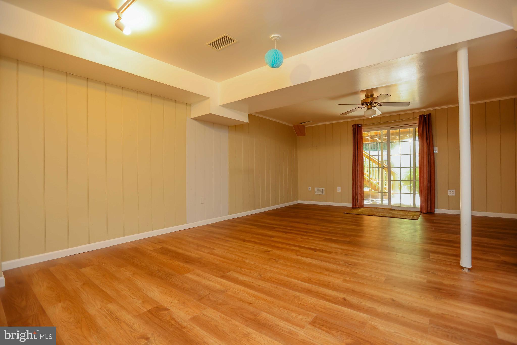 LONG REACH - Residential Lease