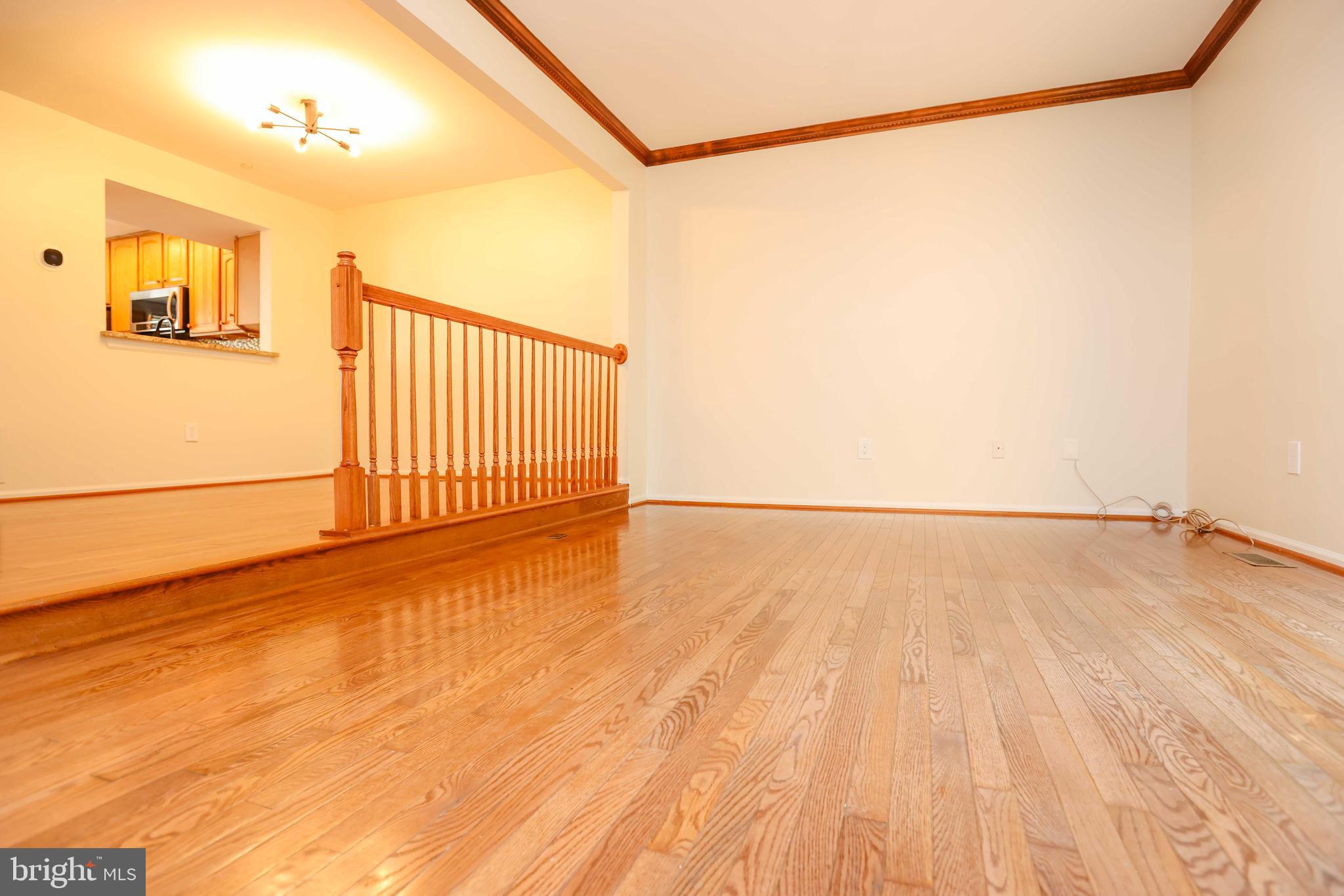 LONG REACH - Residential Lease