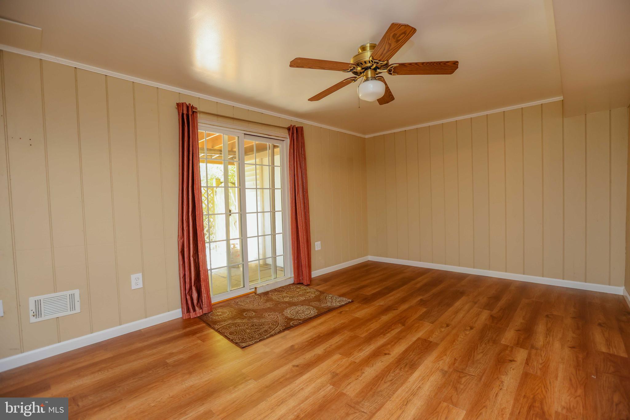 LONG REACH - Residential Lease