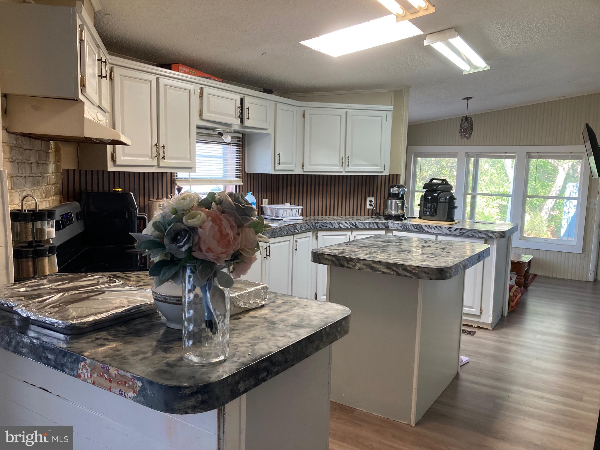 NORTHVIEW MANOR - Residential