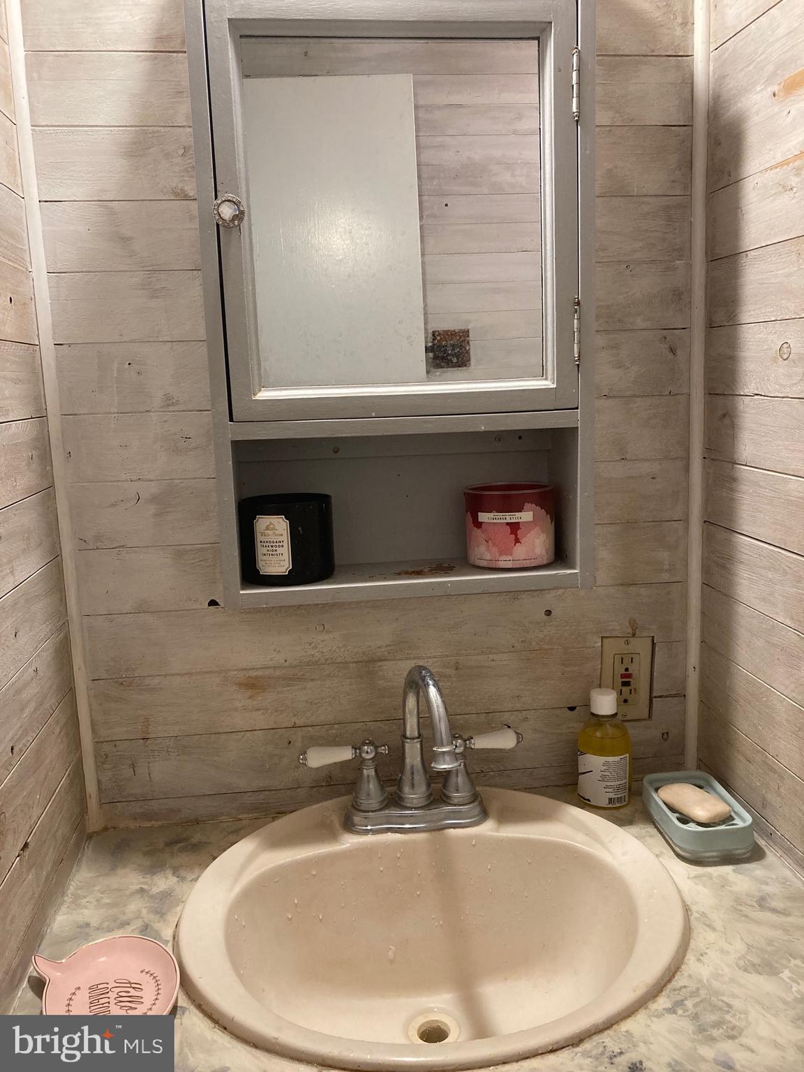 NORTHVIEW MANOR - Residential