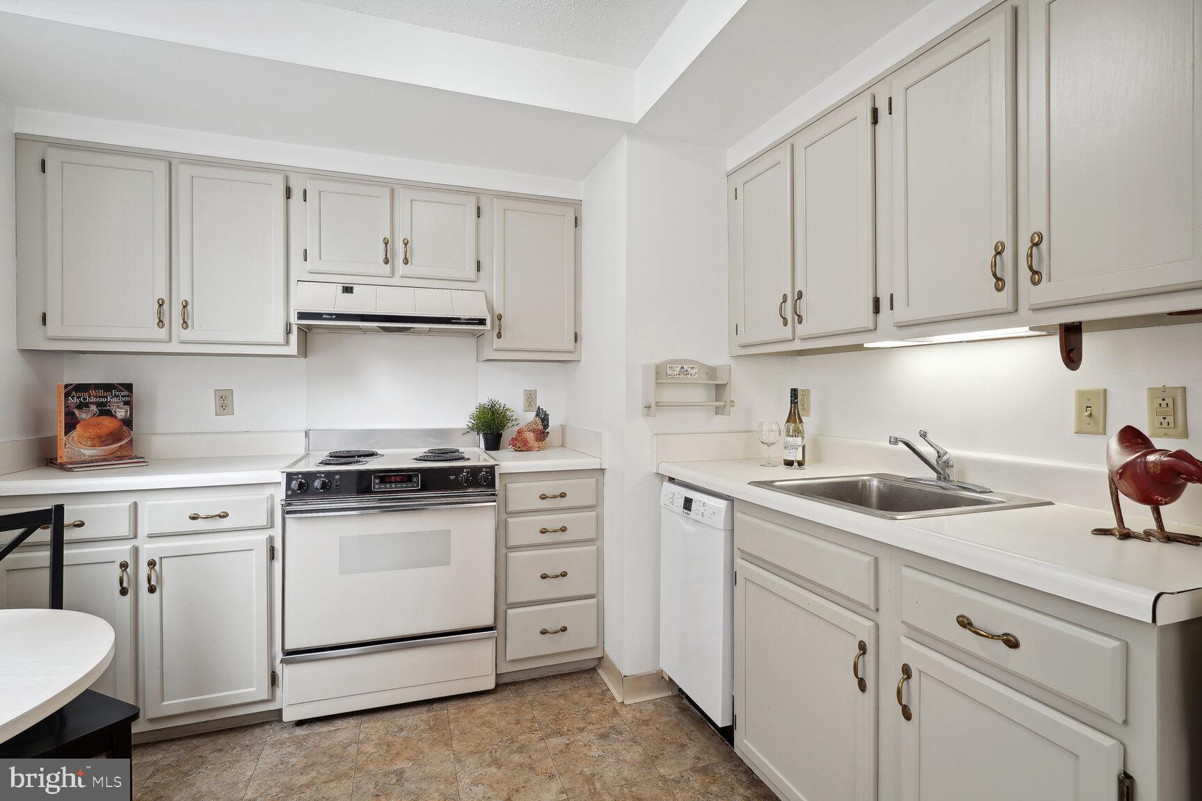 THE JEFFERSON - SUNRISE SENIOR LIVING - Residential