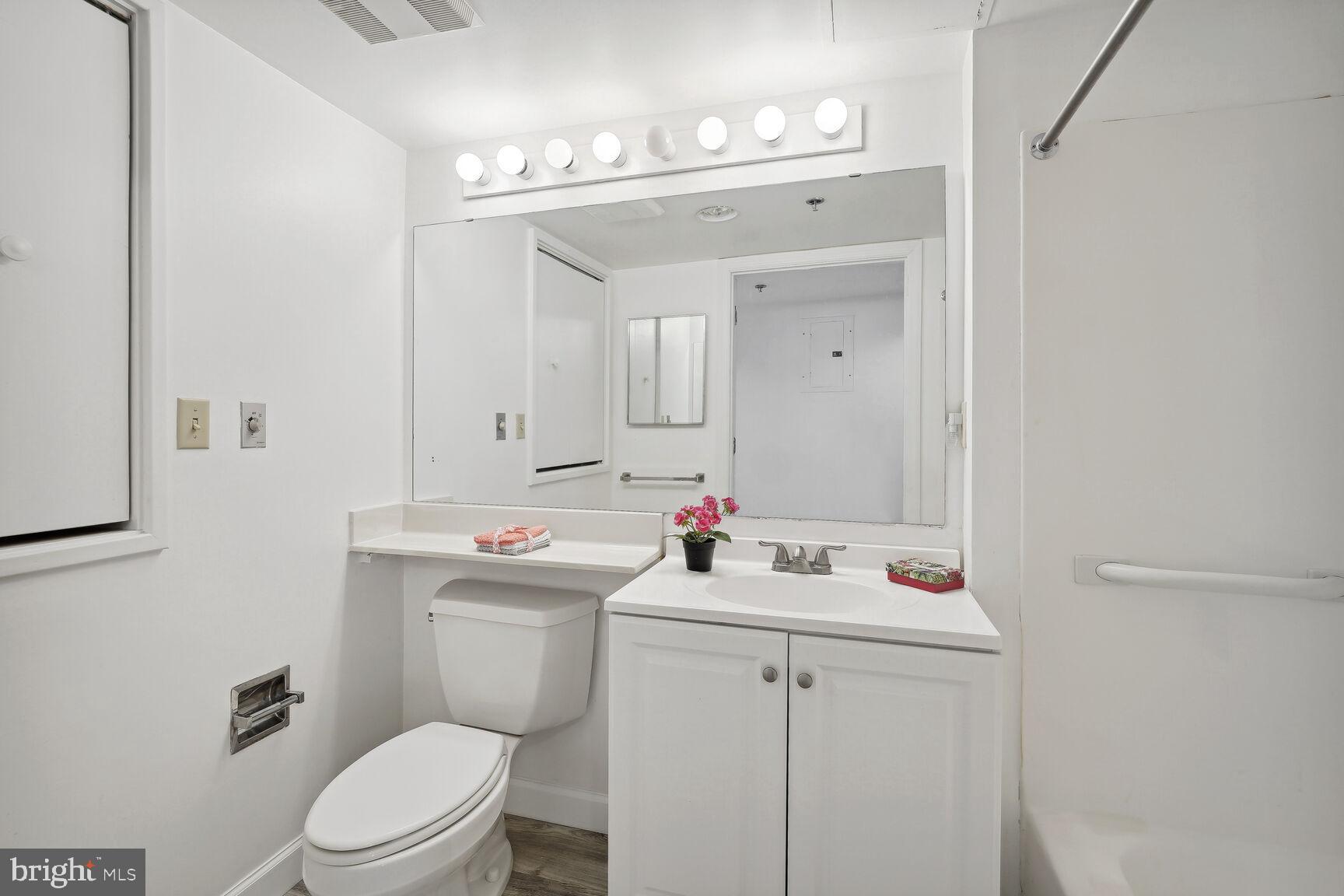 THE JEFFERSON - SUNRISE SENIOR LIVING - Residential