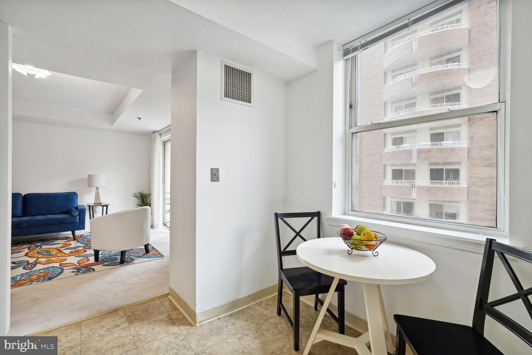 THE JEFFERSON - SUNRISE SENIOR LIVING - Residential