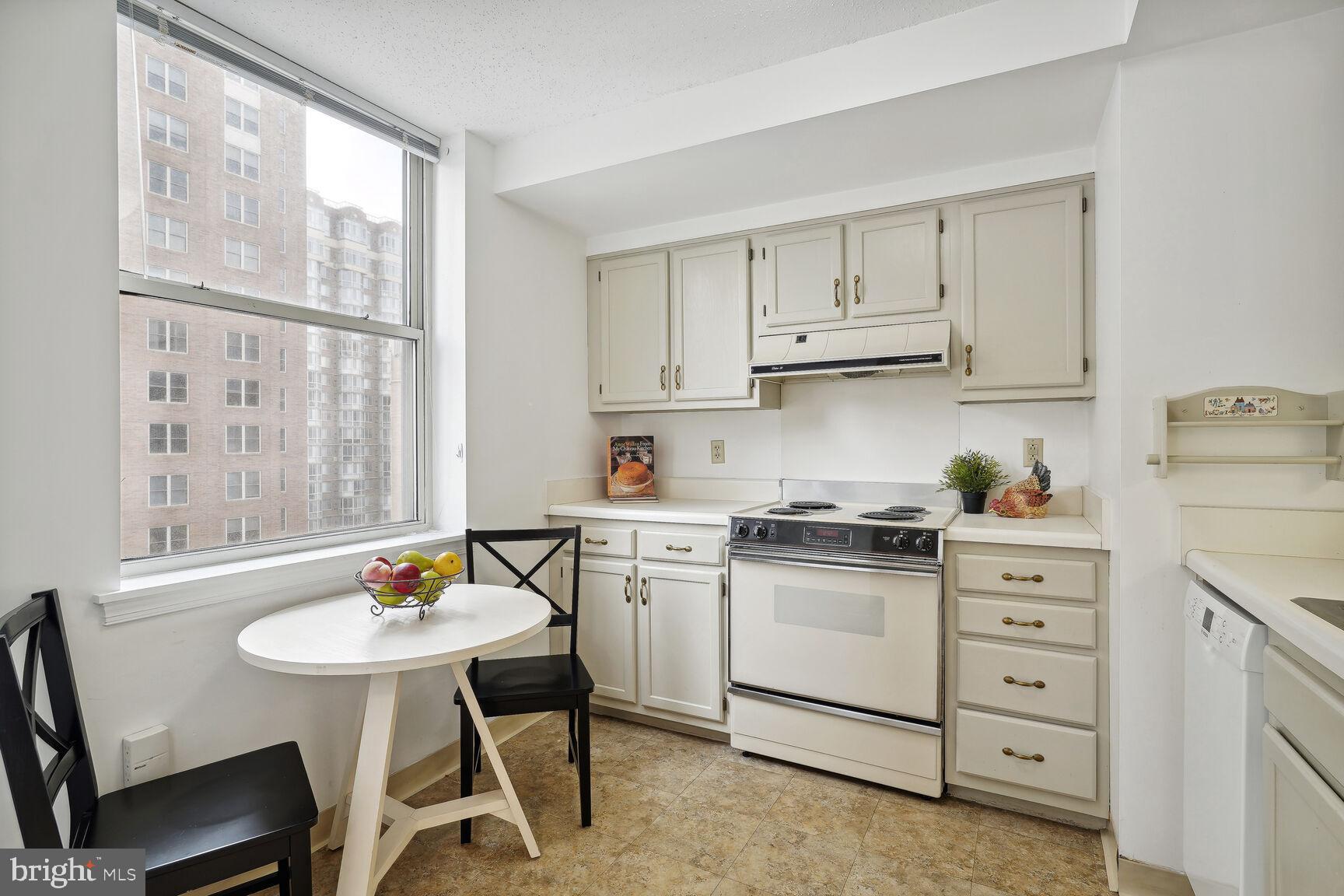 THE JEFFERSON - SUNRISE SENIOR LIVING - Residential