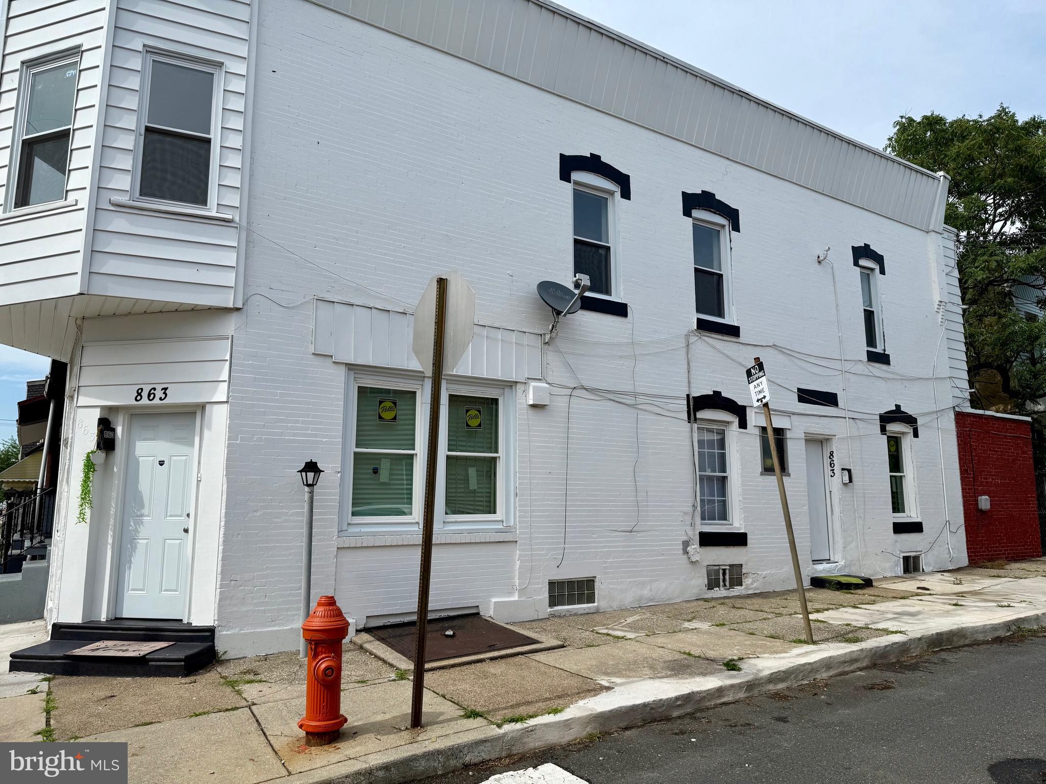 2 and 2 End Unit Duplex. Unit 1 is a 2 bed 2 bath with washer and dryer connection and access to the basement for storage. Currently tenant occupied. Tenant will be moving out before closing and property will be delivered vacant. Unit 2 is also a 2 bed 2 bath and has been recently renovated. It also has a washer dryer connection. Both rooms are nicely sized with tons on natural lighting. Easy access to public transportation.