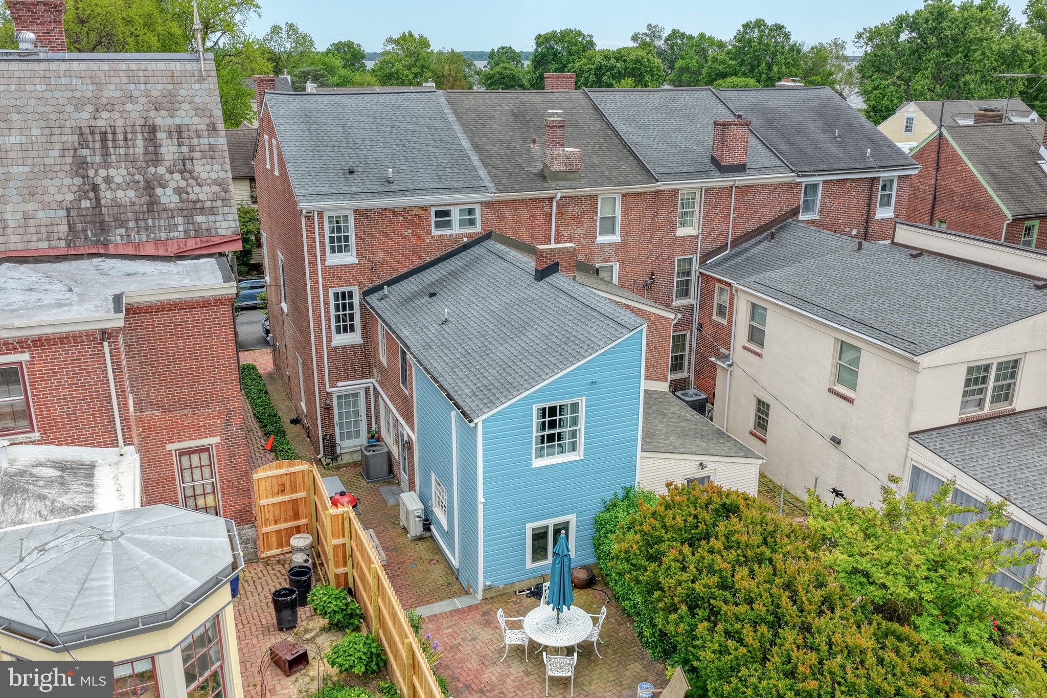 OLD NEW CASTLE - Residential