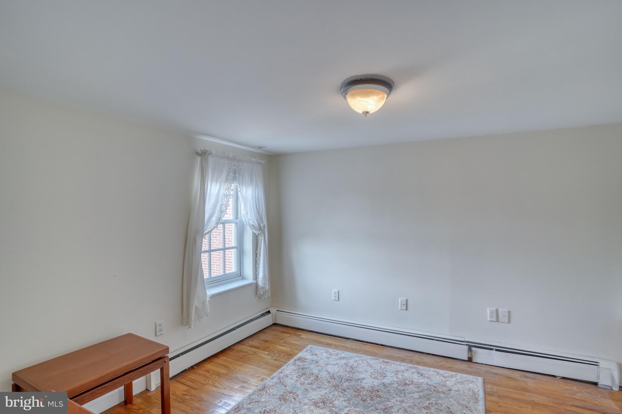 OLD NEW CASTLE - Residential
