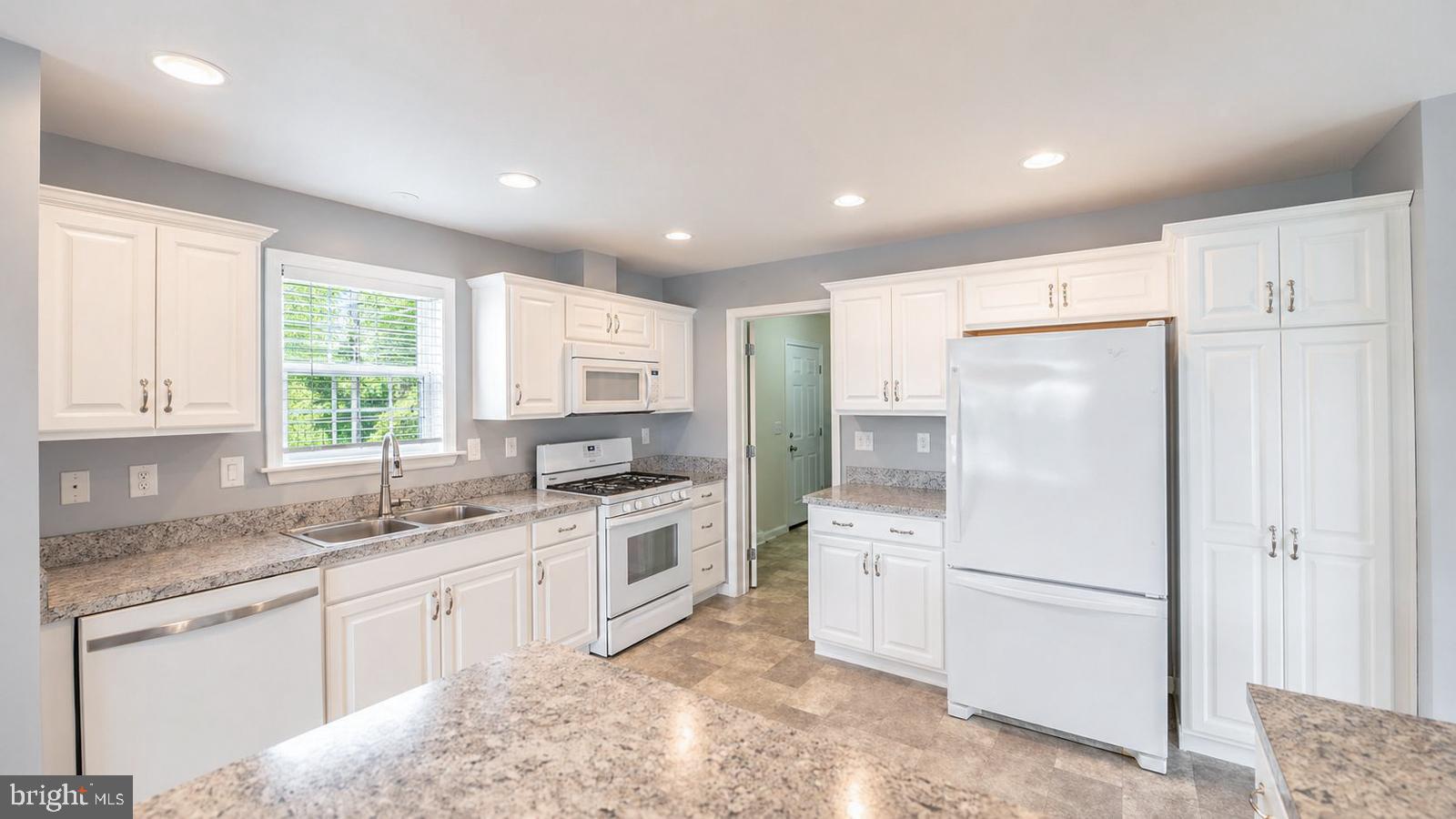 BLUE BELL SPRINGS - Residential