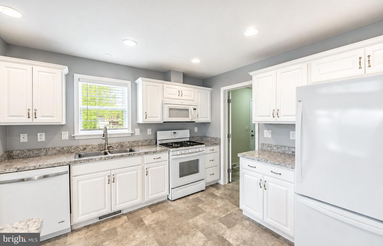 BLUE BELL SPRINGS - Residential