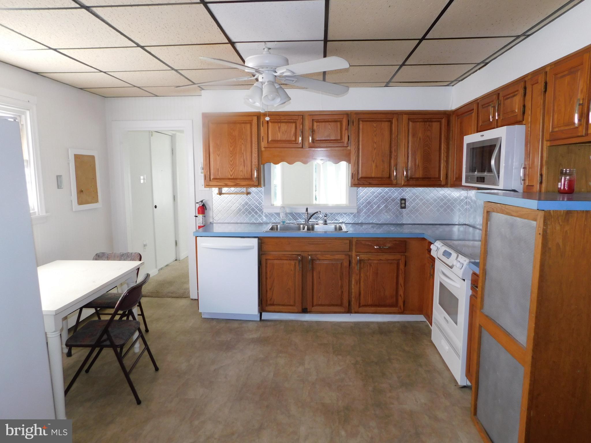 POTTSGROVE MANOR - Residential