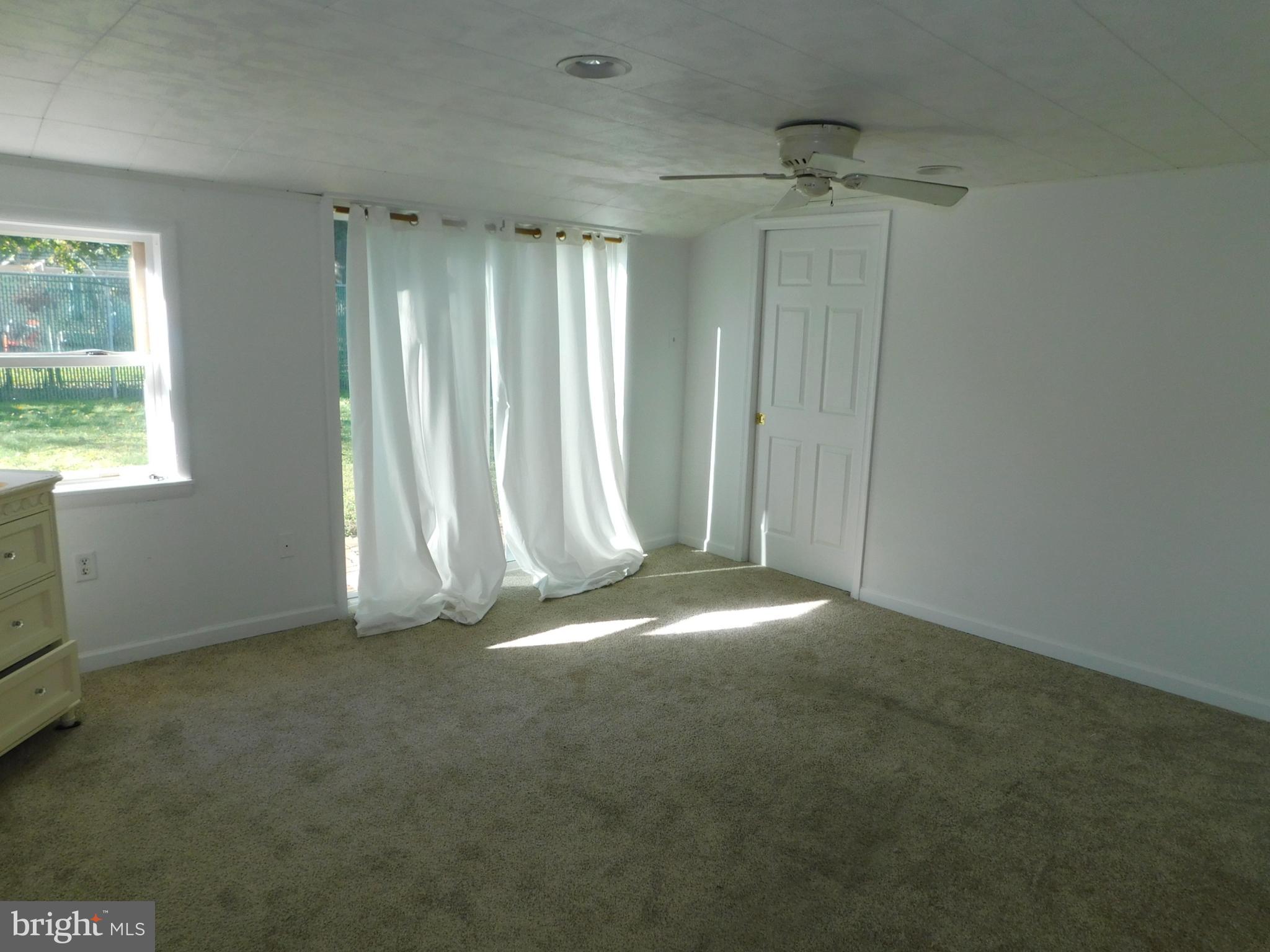 POTTSGROVE MANOR - Residential