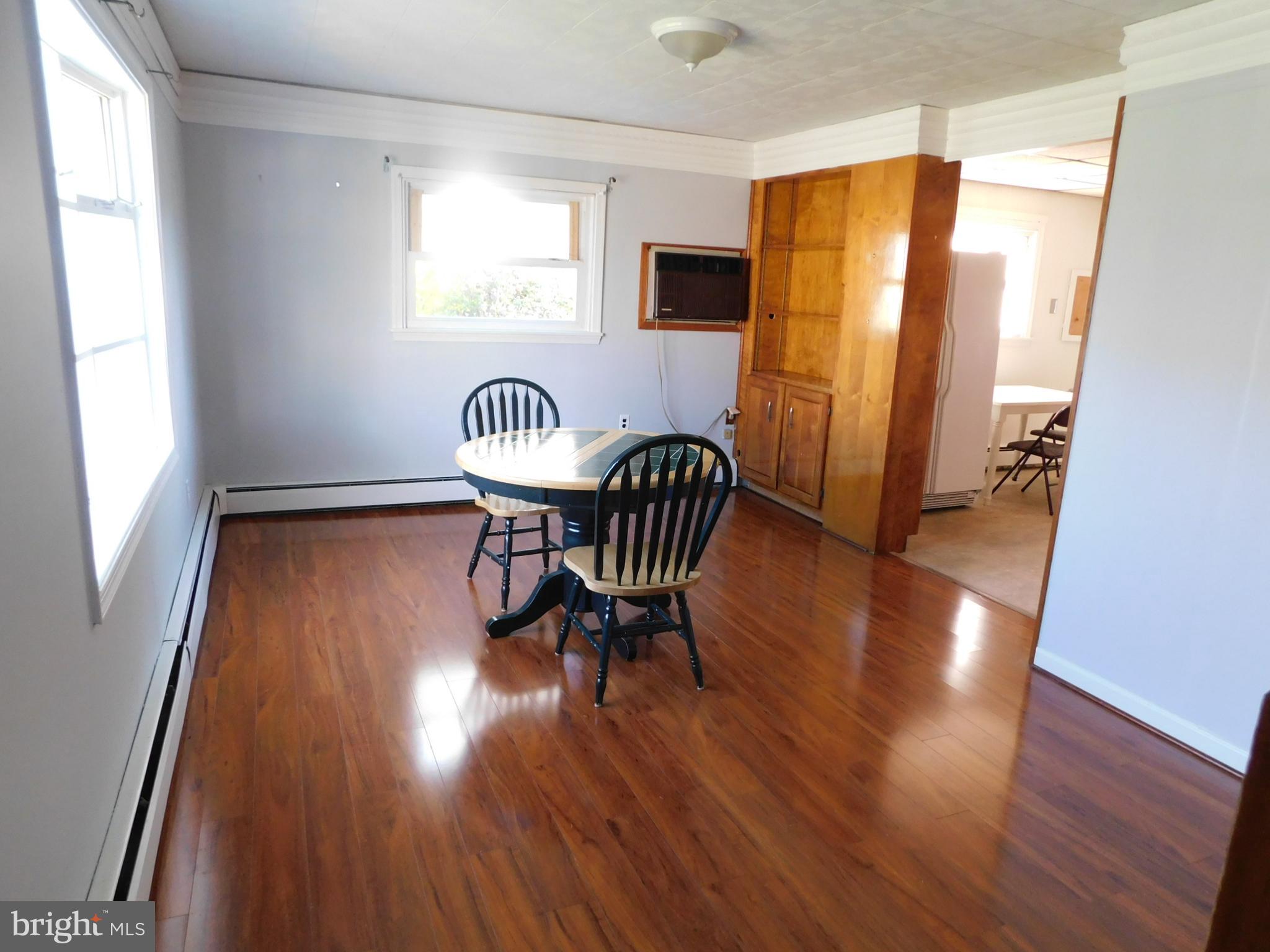 POTTSGROVE MANOR - Residential